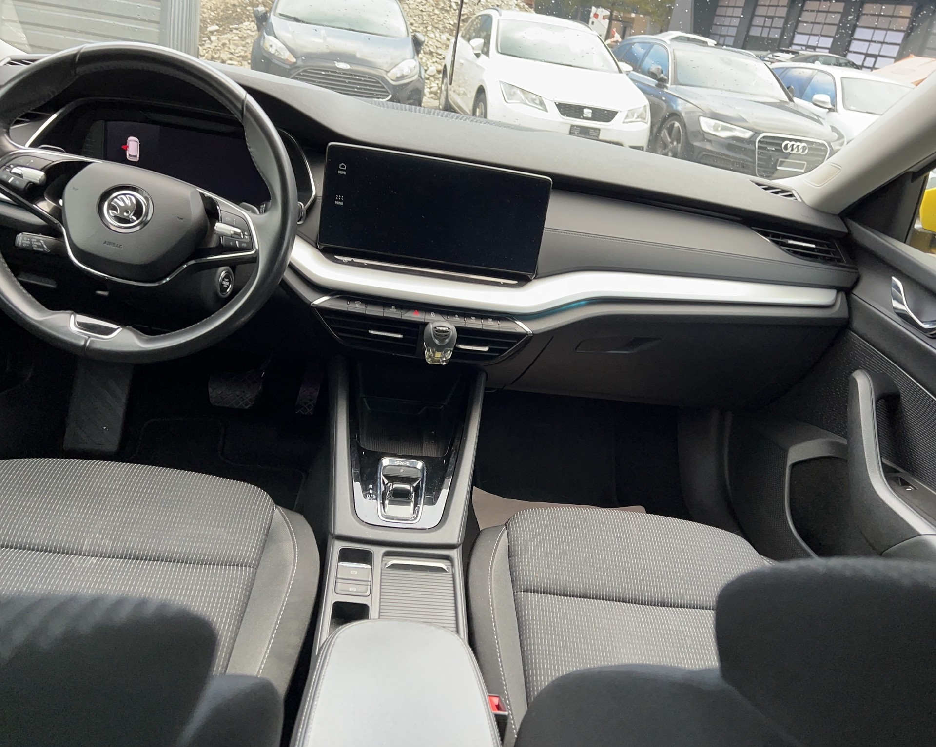SKODA OCTAVIA-image-1