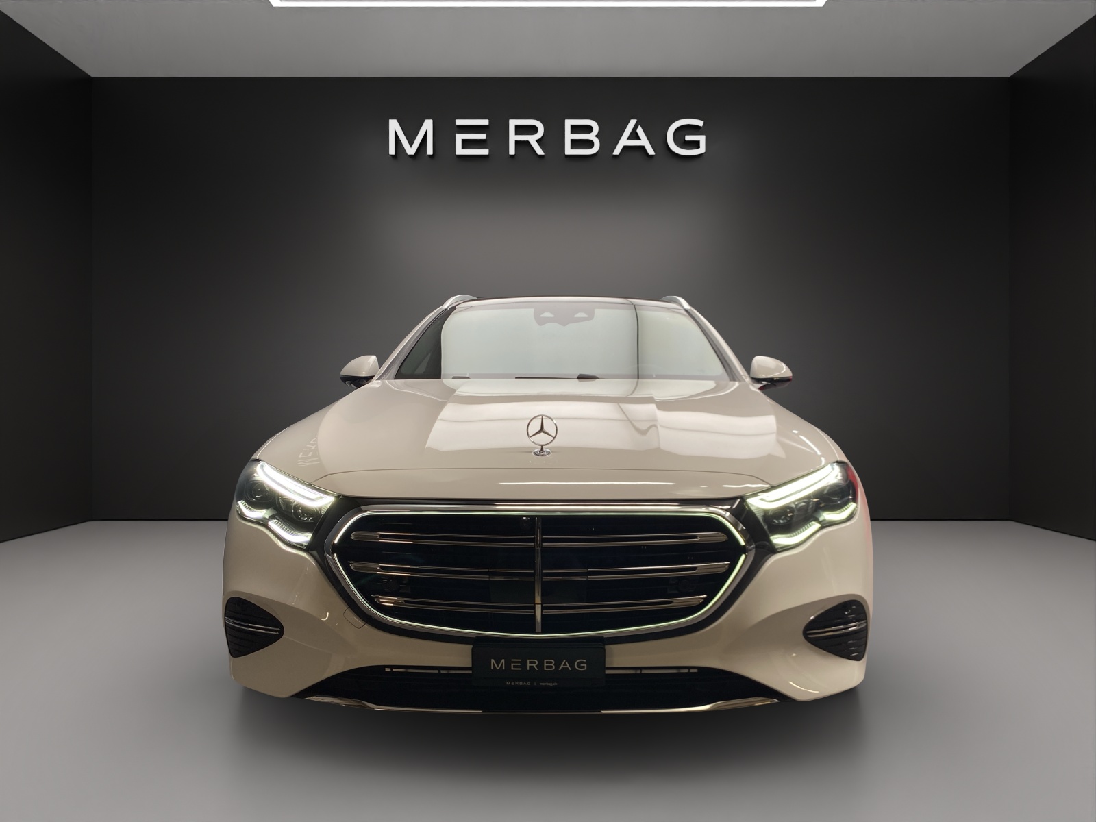 MERCEDES-BENZ E 220 d T 4Matic 9G-Tronic-image-1