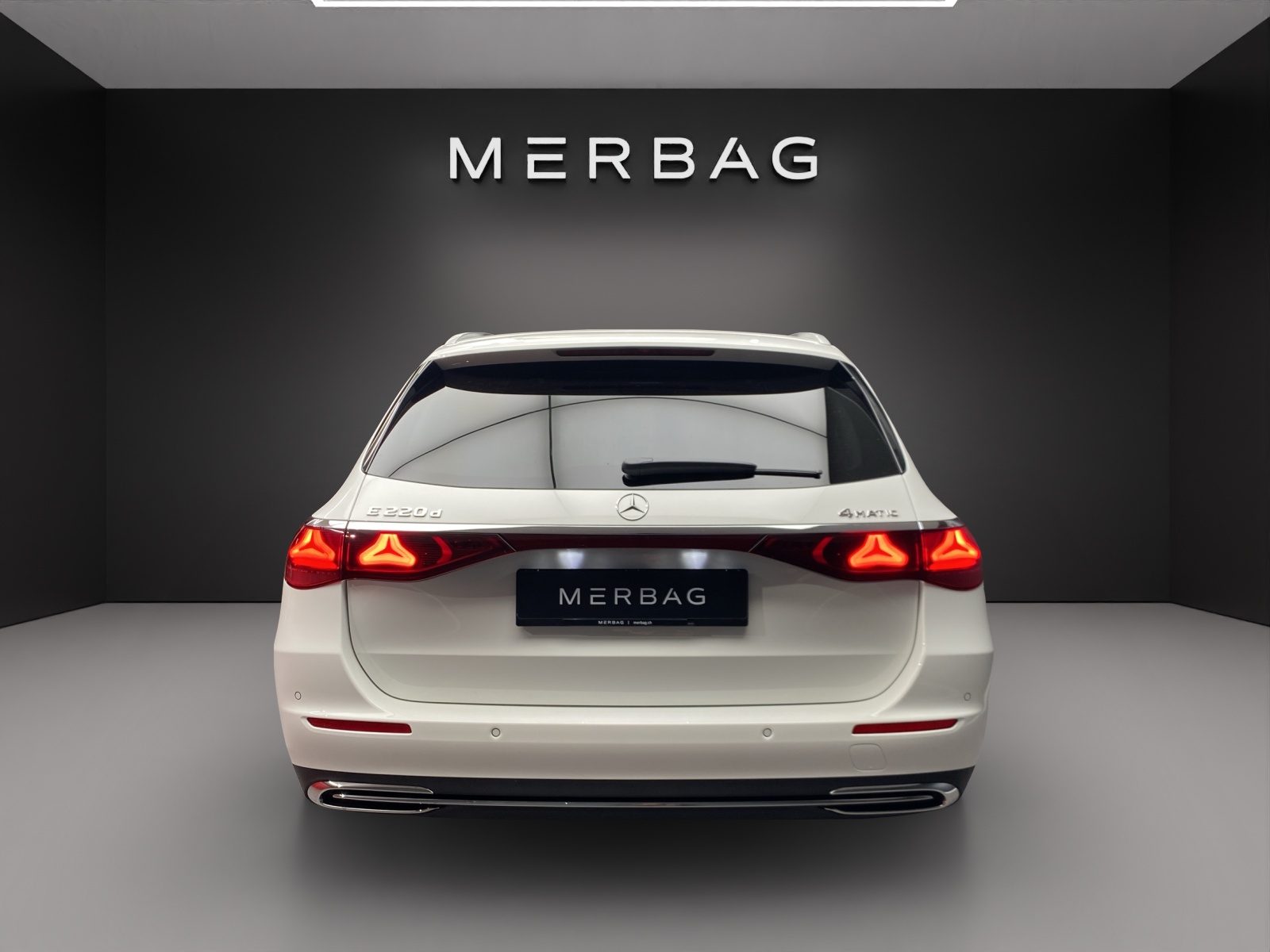 MERCEDES-BENZ E 220 d T 4Matic 9G-Tronic-image-4