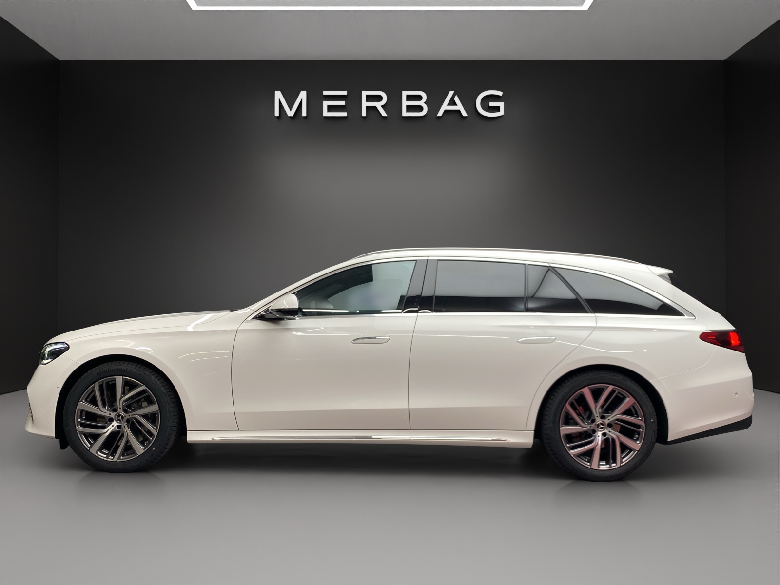 MERCEDES-BENZ E 220 d T 4Matic 9G-Tronic-image-2