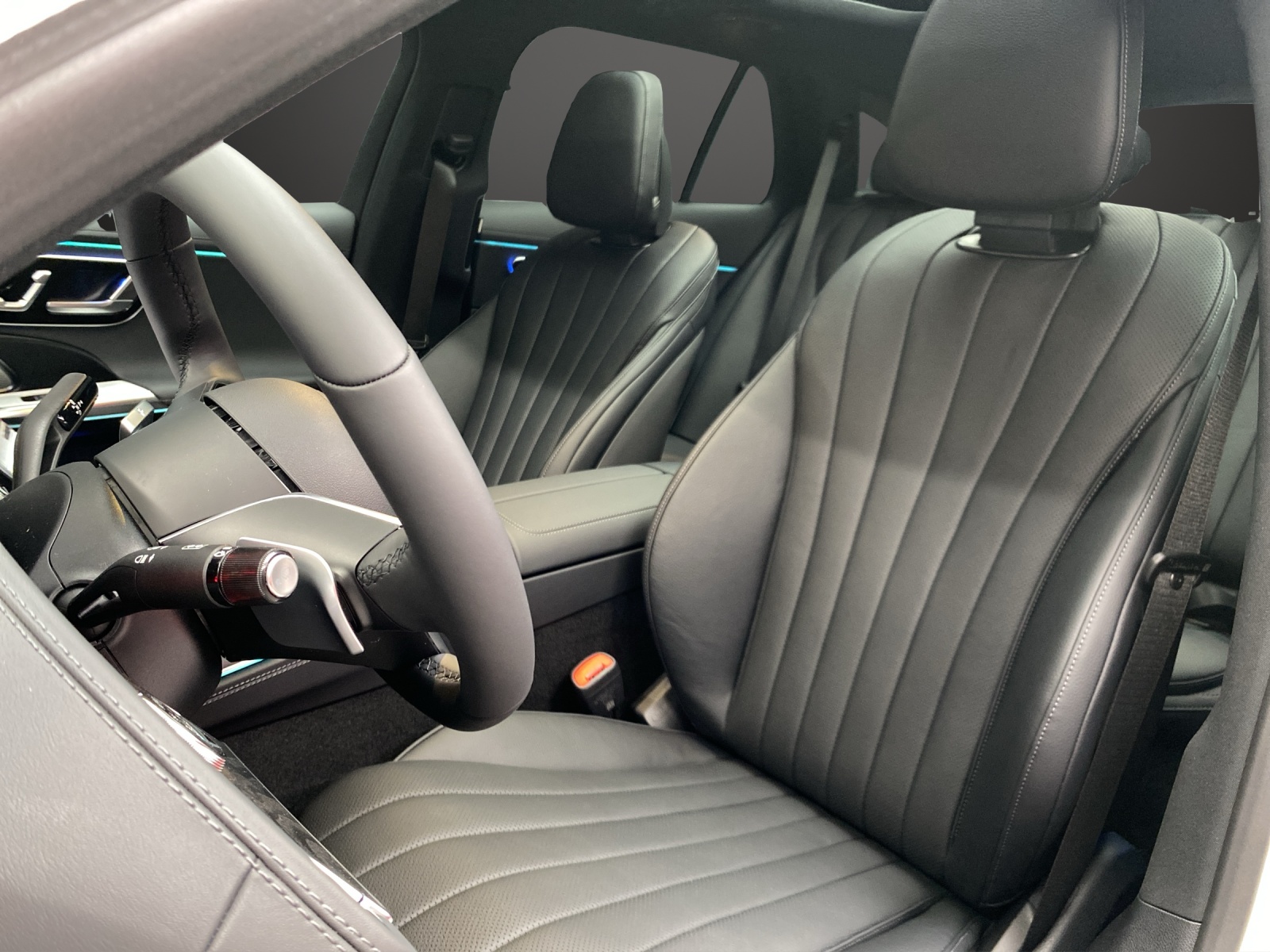 MERCEDES-BENZ E 220 d T 4Matic 9G-Tronic-image-8