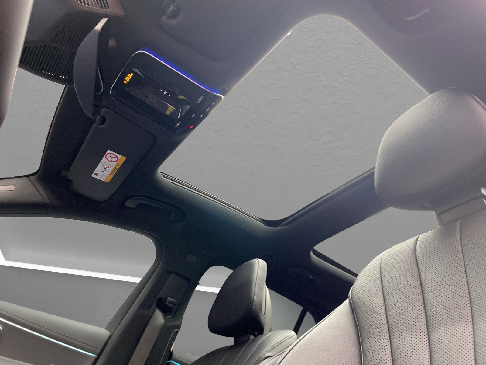 MERCEDES-BENZ E 220 d T 4Matic 9G-Tronic-image-13