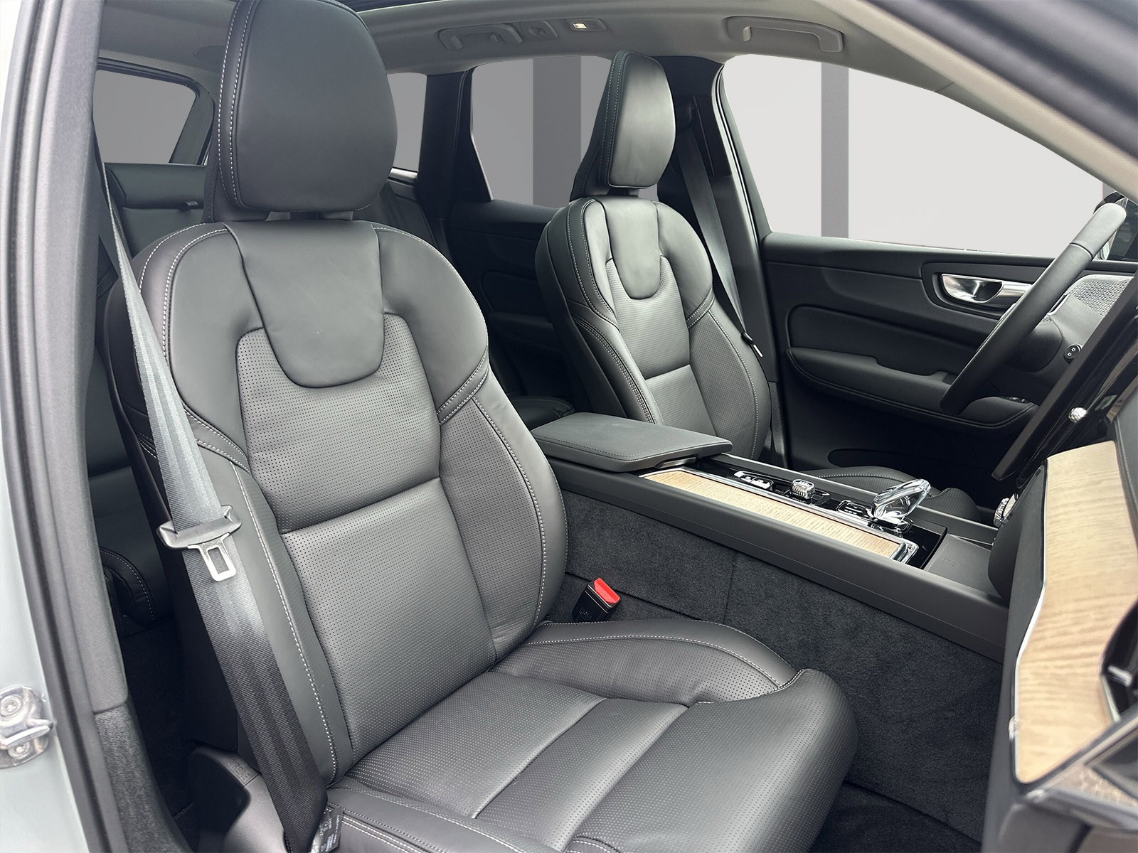VOLVO XC60 2.0 T8 TE Ultra Dark eAWD-image-10