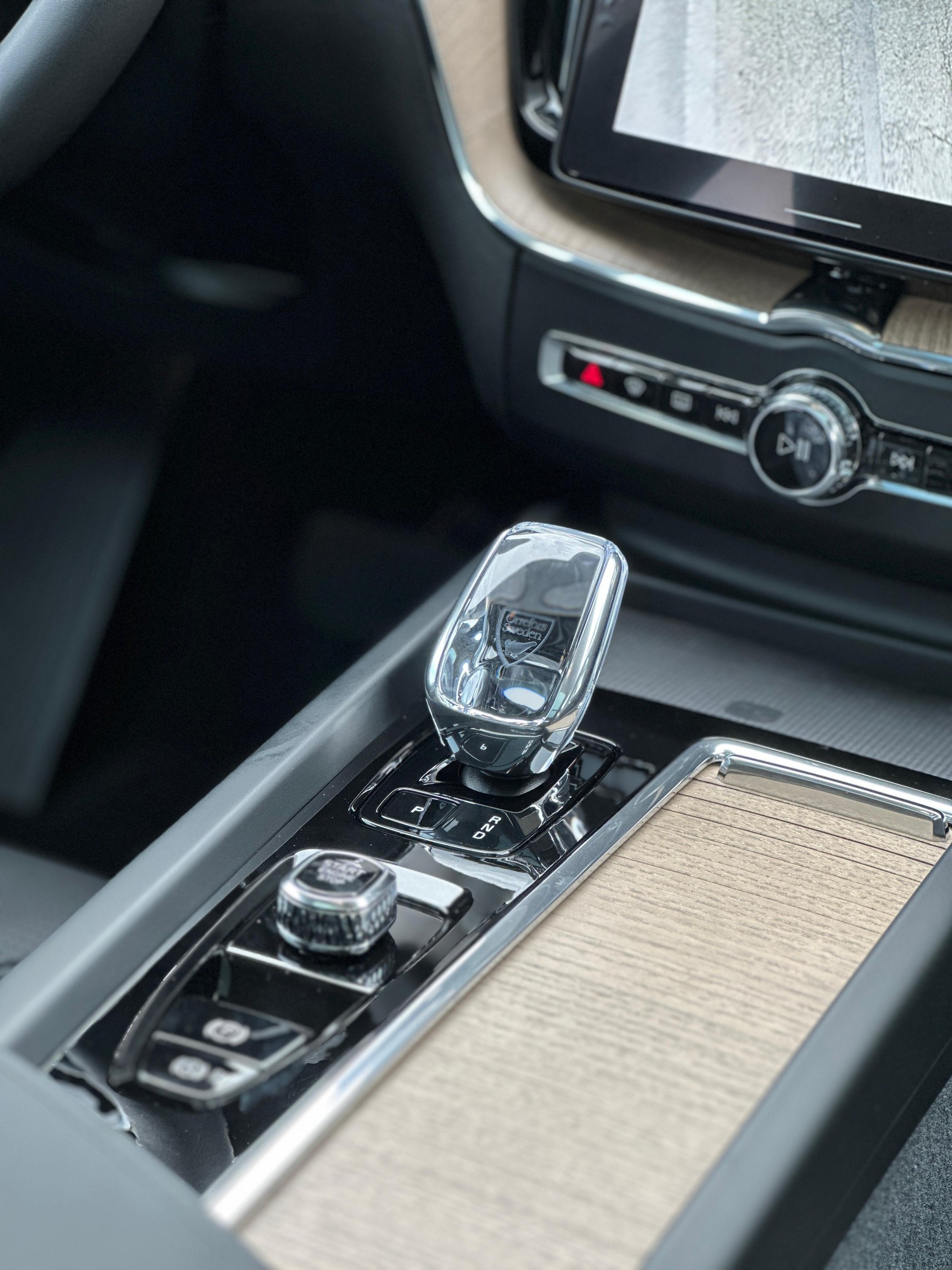 VOLVO XC60 2.0 T8 TE Ultra Dark eAWD-image-13