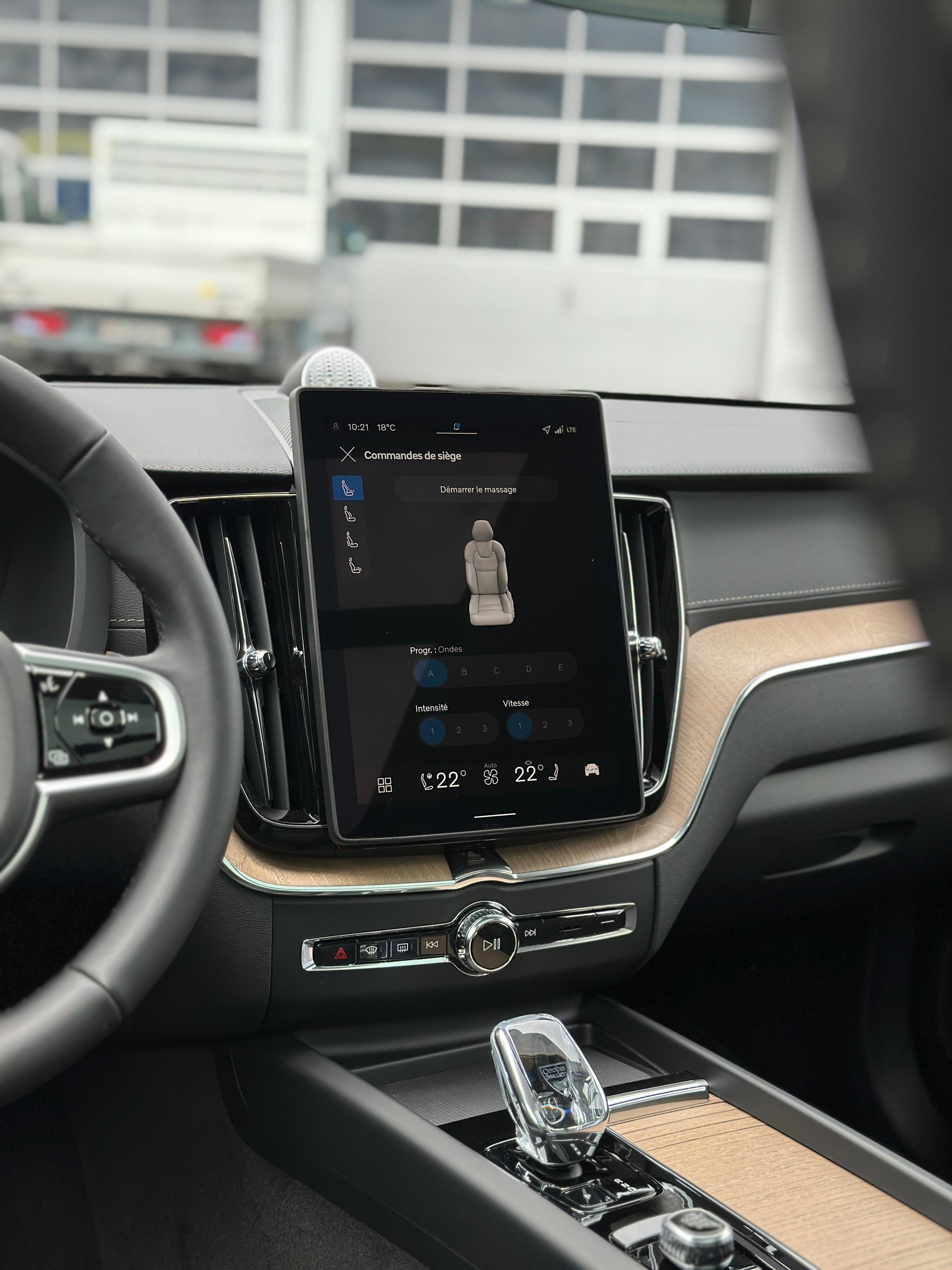 VOLVO XC60 2.0 T8 TE Ultra Dark eAWD-image-17