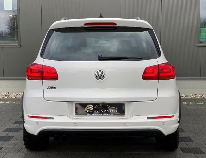 VW Tiguan 2.0 TDI BMT R-Line Design 4Motion DSG-image-9