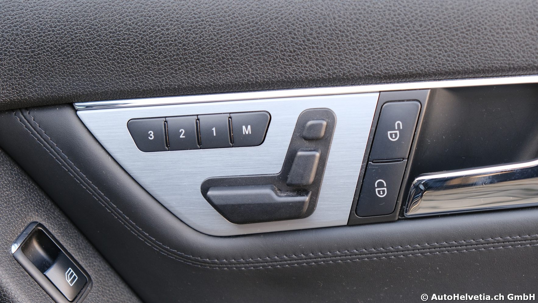 MERCEDES-BENZ C 63 AMG Avantgarde 7G-Tronic-image-13