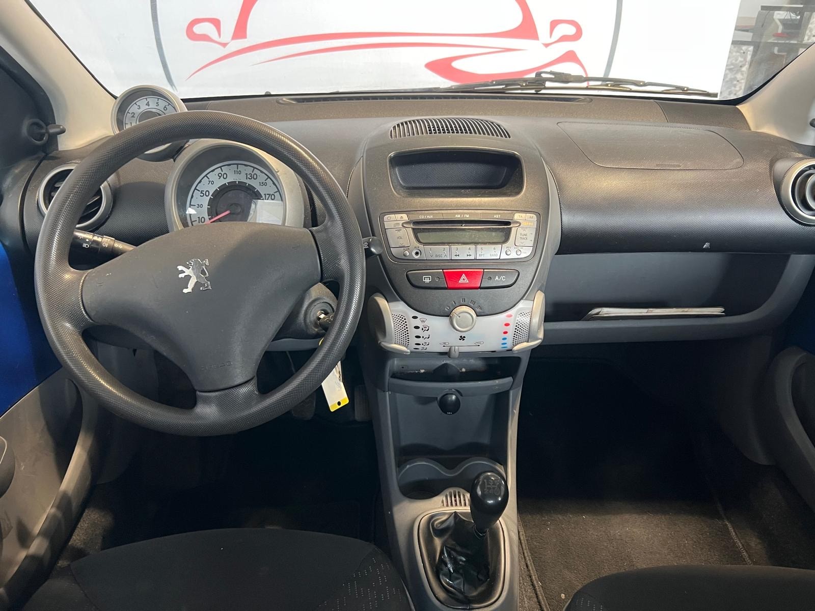 PEUGEOT 107 1.0 Swiss Edition-image-11