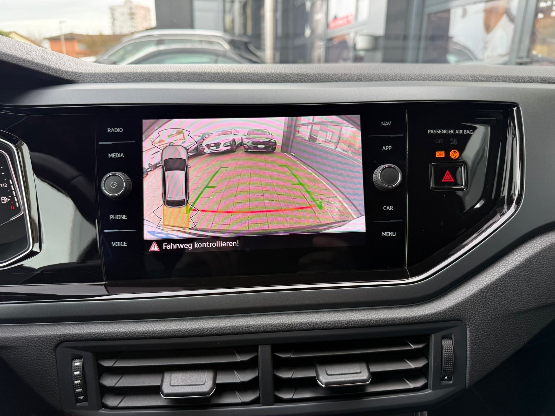 VW Taigo 1.0 TSI R-Line DSG-image-11