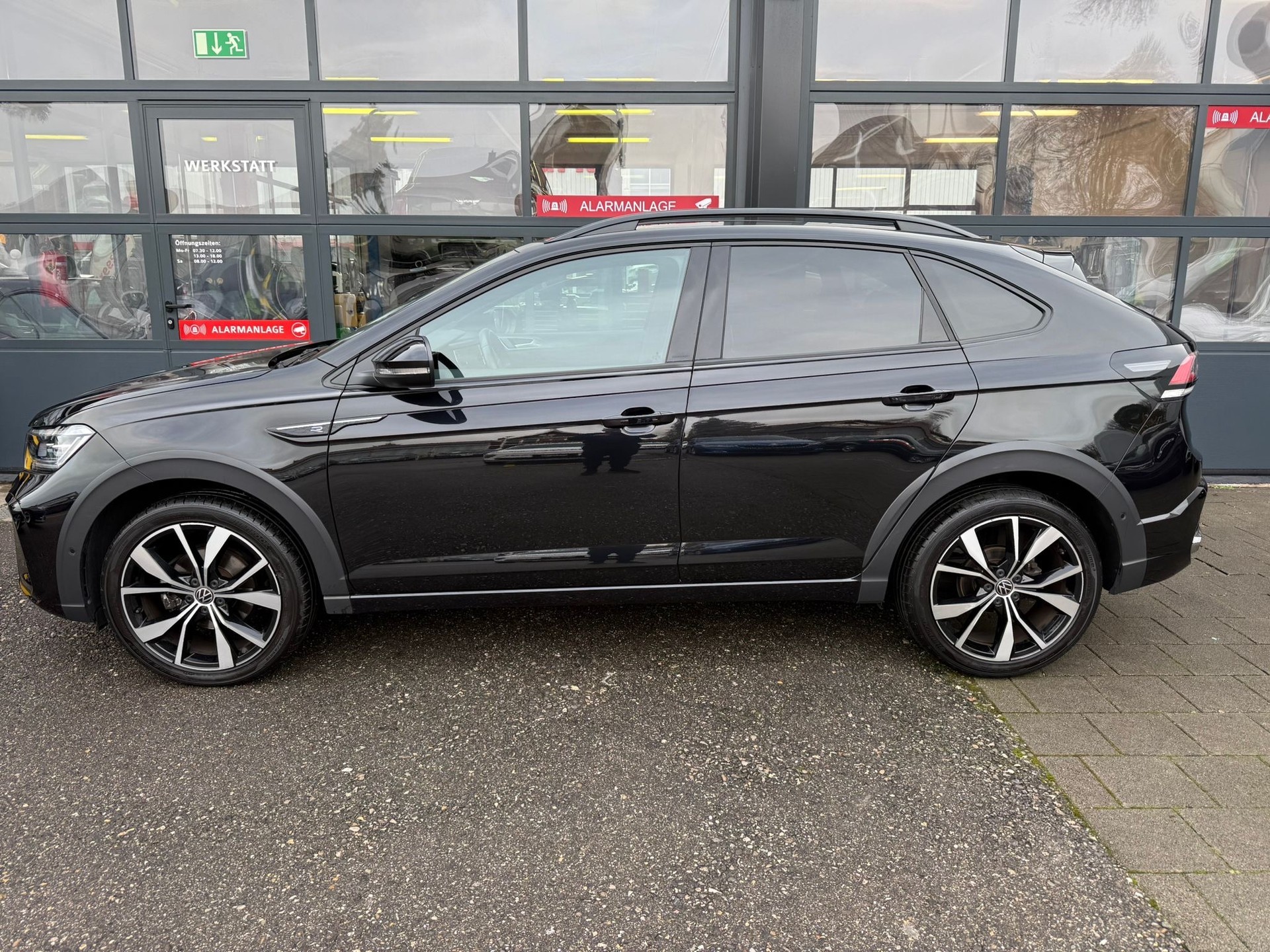 VW Taigo 1.0 TSI R-Line DSG-image-2