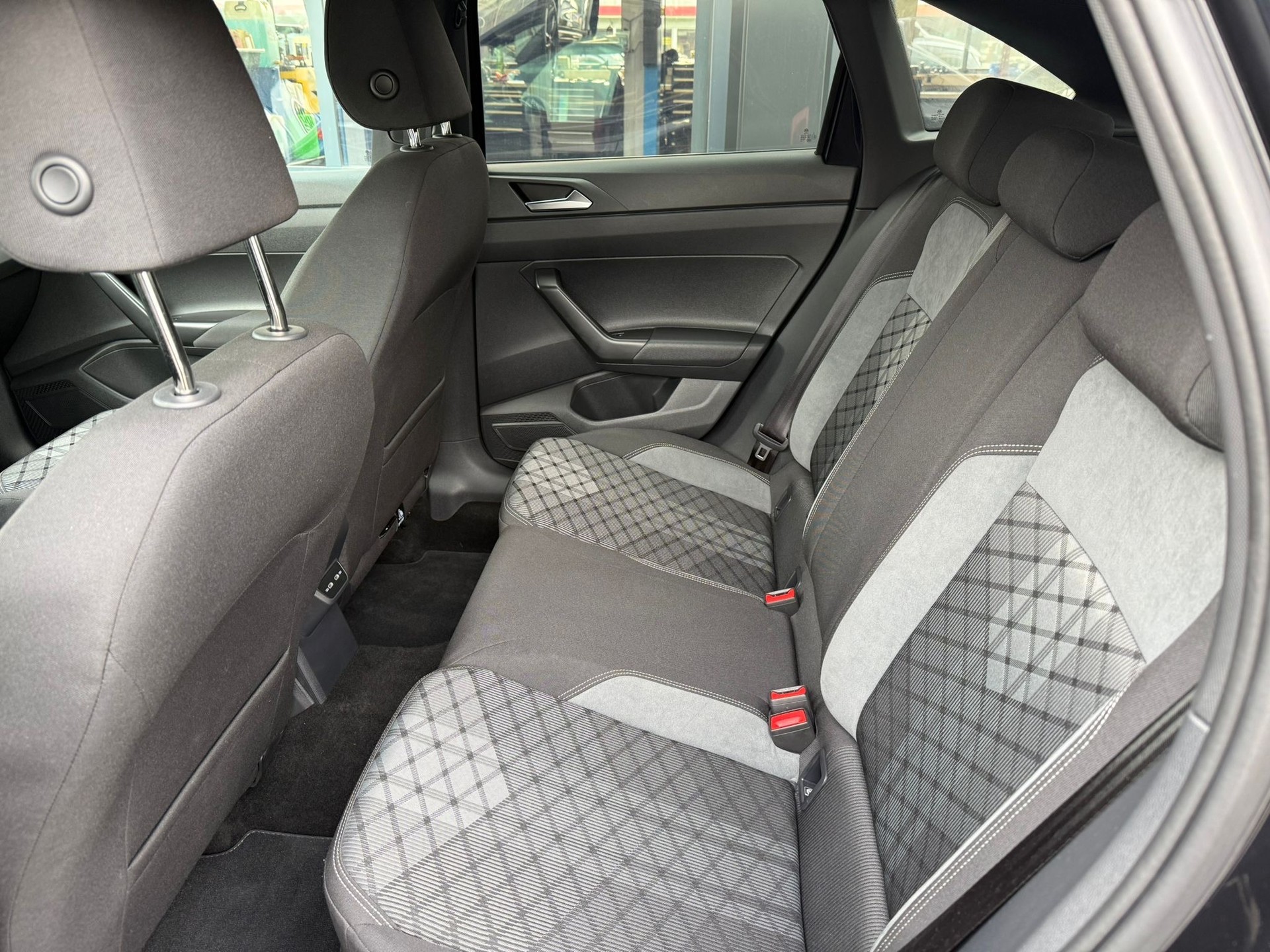 VW Taigo 1.0 TSI R-Line DSG-image-6
