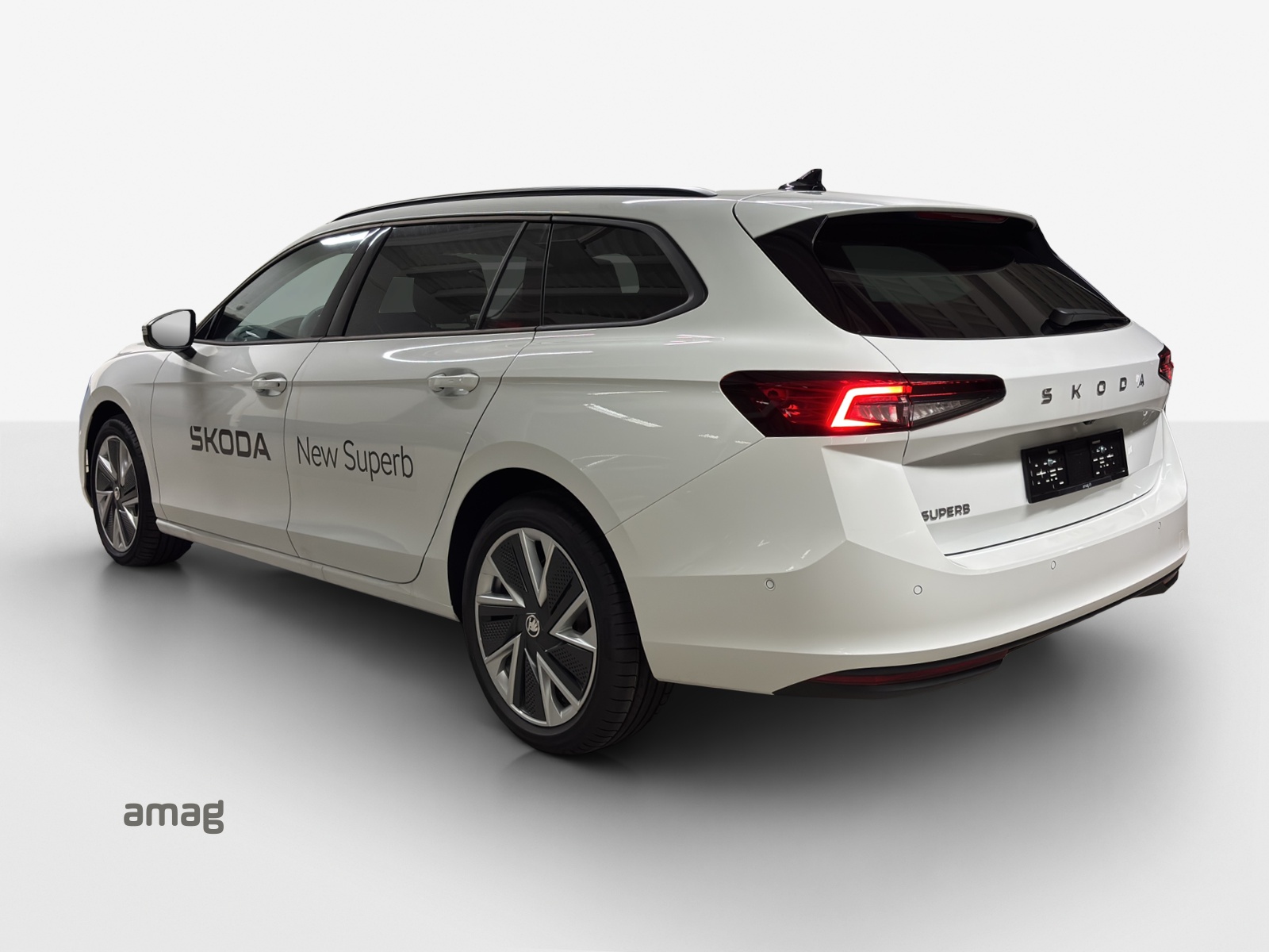 SKODA Superb Combi 2.0 TDi Selection DSG-image-3