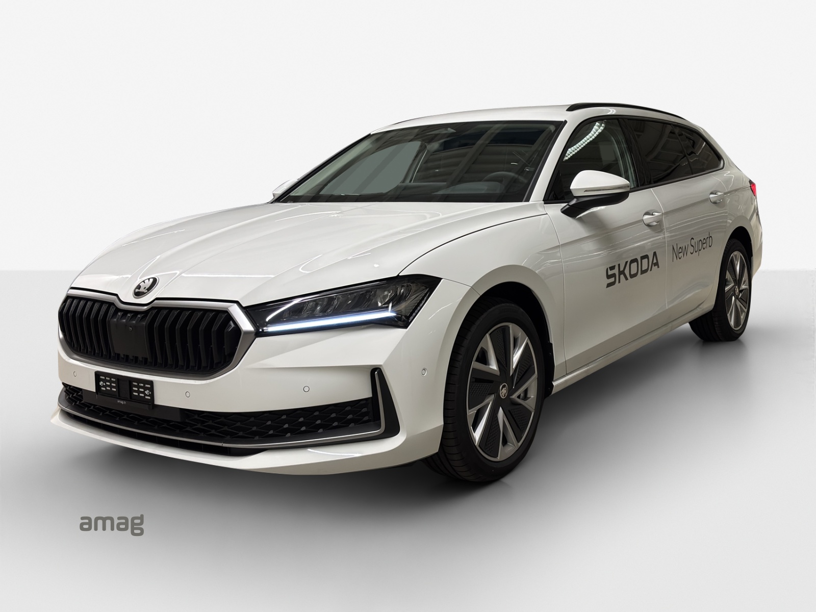 SKODA Superb Combi 2.0 TDi Selection DSG-image-1