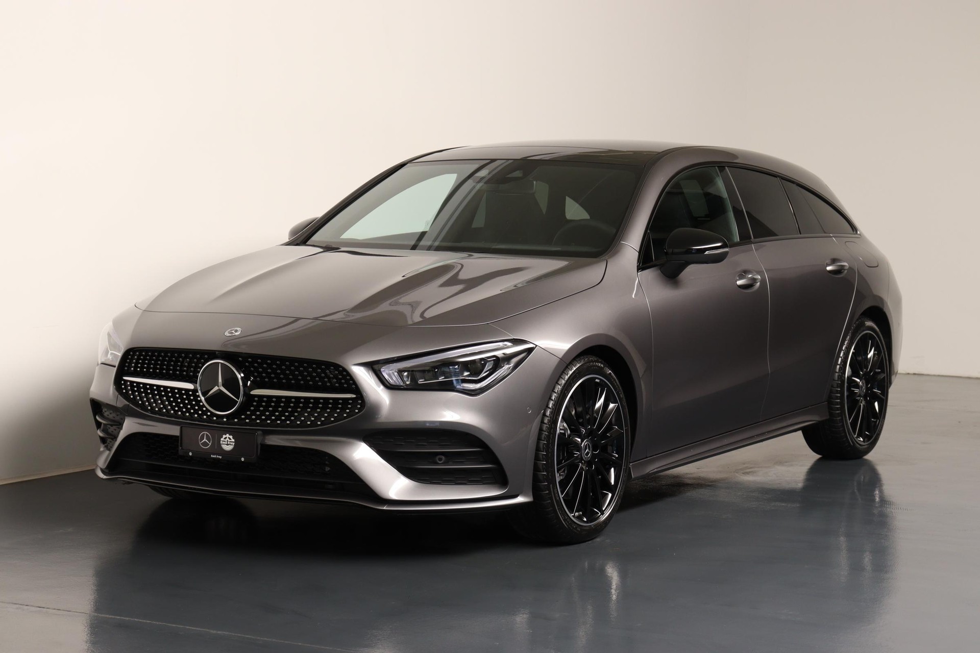 MERCEDES-BENZ CLA 250 Swiss Star AMG Line 4matic Shooting Brake-image-1