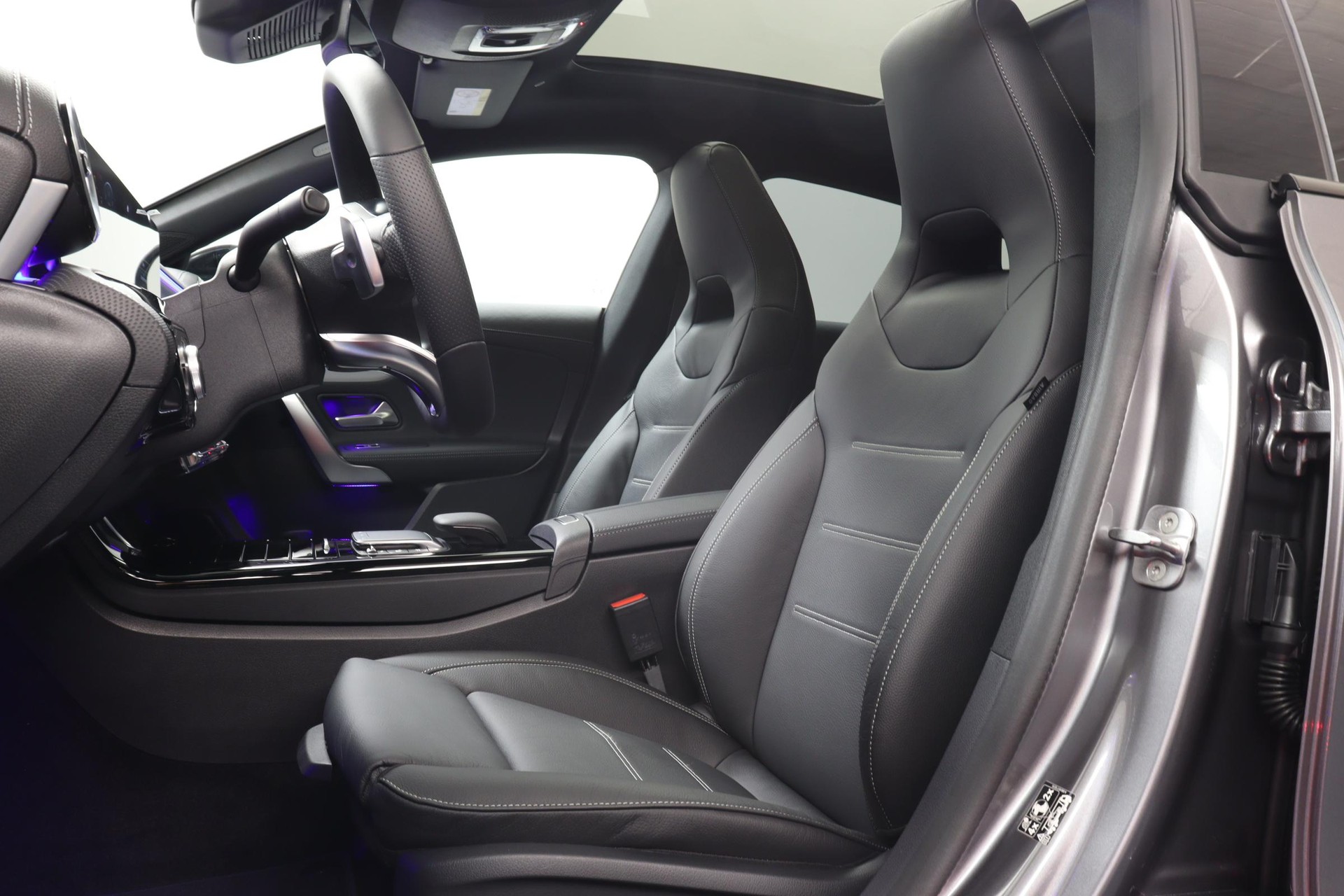 MERCEDES-BENZ CLA 250 Swiss Star AMG Line 4matic Shooting Brake-image-8