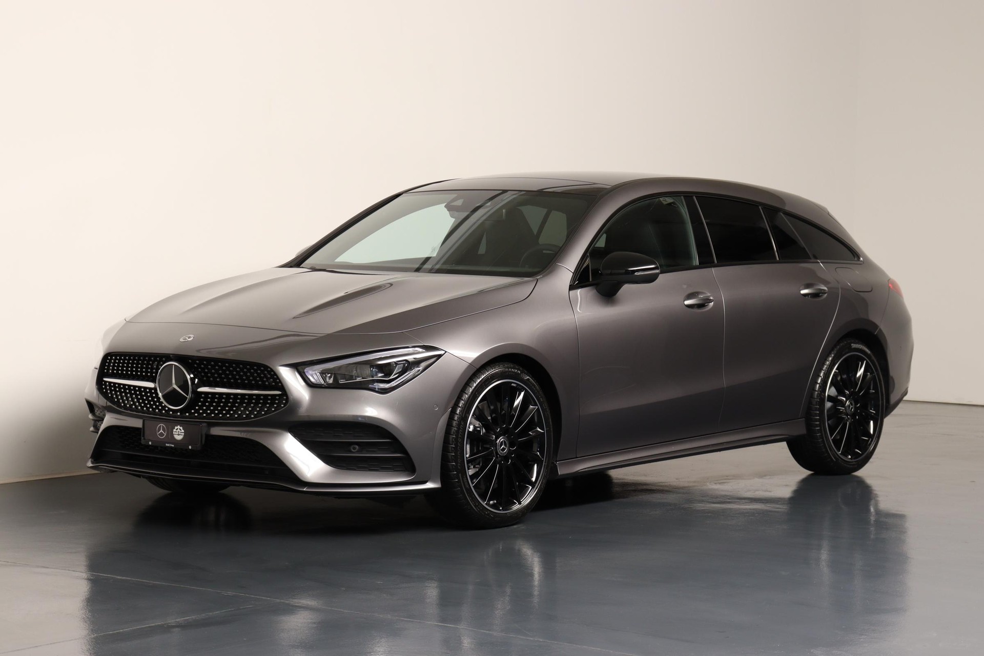 MERCEDES-BENZ CLA 250 Swiss Star AMG Line 4matic Shooting Brake-image-0