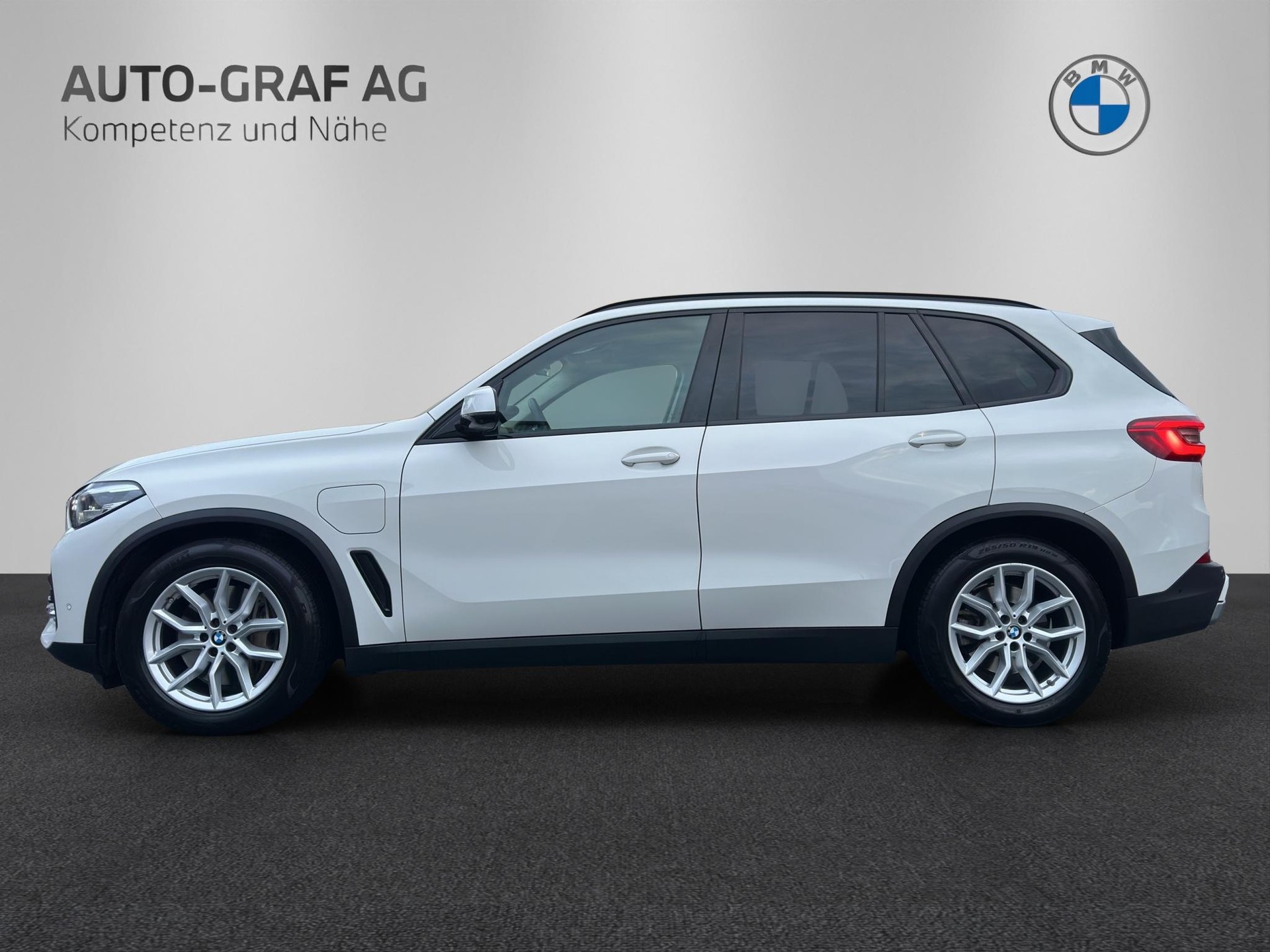 BMW X5 45e xDrive SAG-image-1