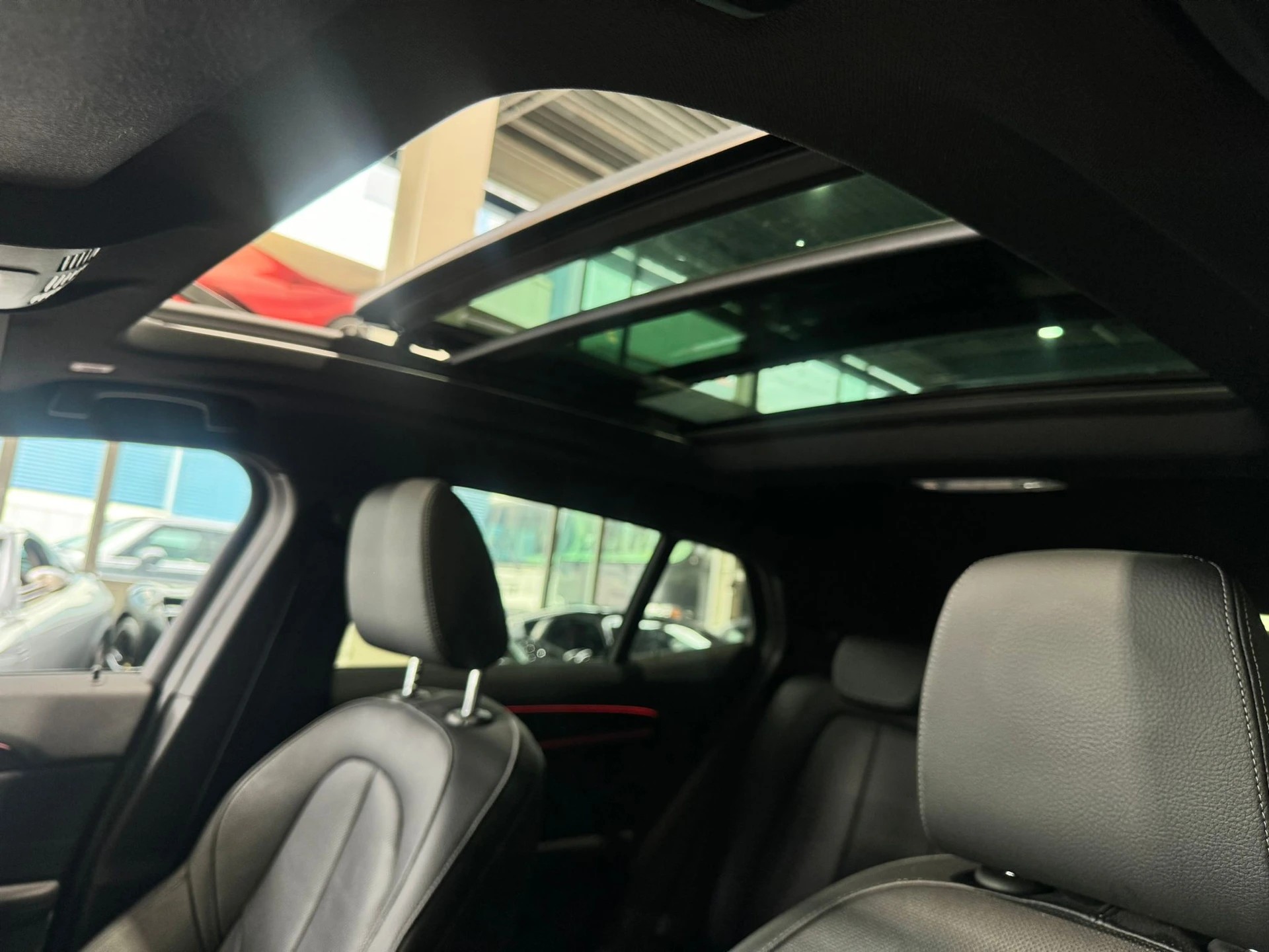 BMW X2 20d xDrive SAG CH FAHRZEUG-image-10