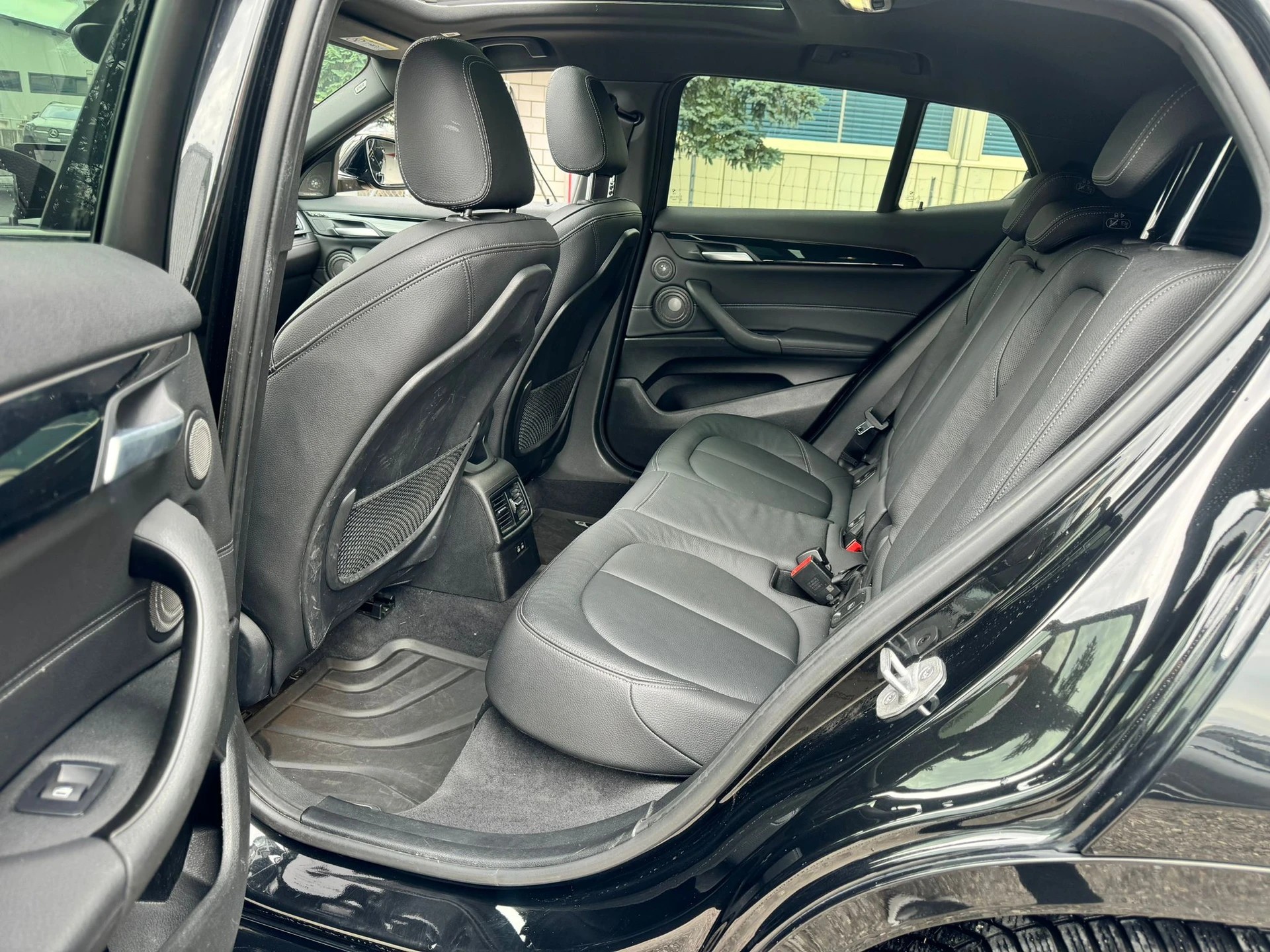 BMW X2 20d xDrive SAG CH FAHRZEUG-image-9