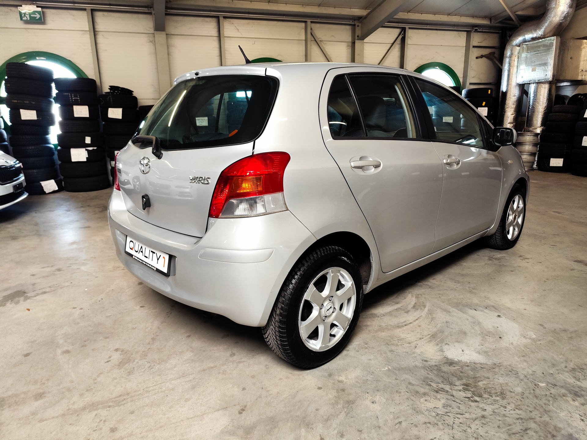 TOYOTA Yaris 1.4 D-4D Linea Luna-image-2