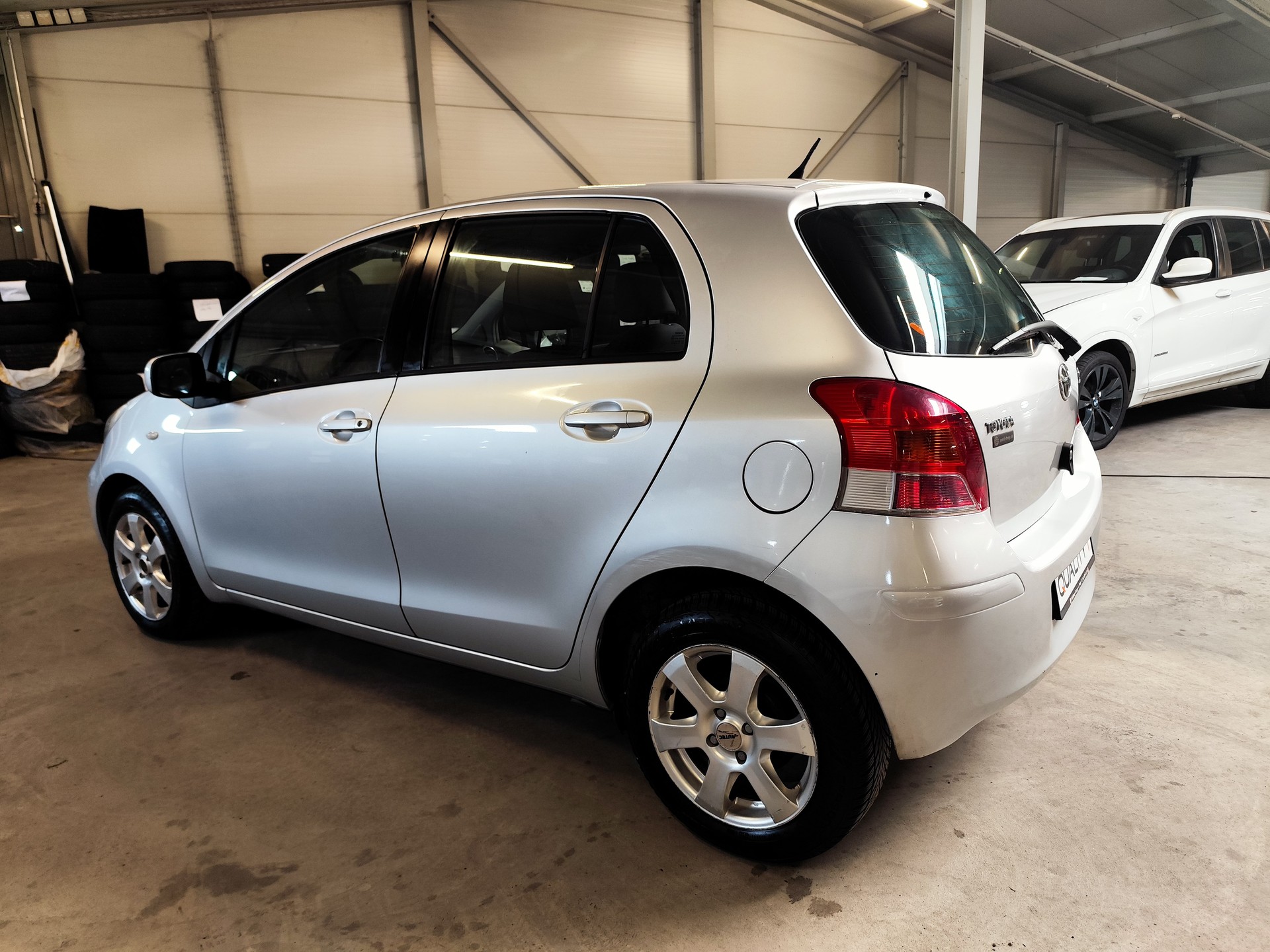 TOYOTA Yaris 1.4 D-4D Linea Luna-image-4