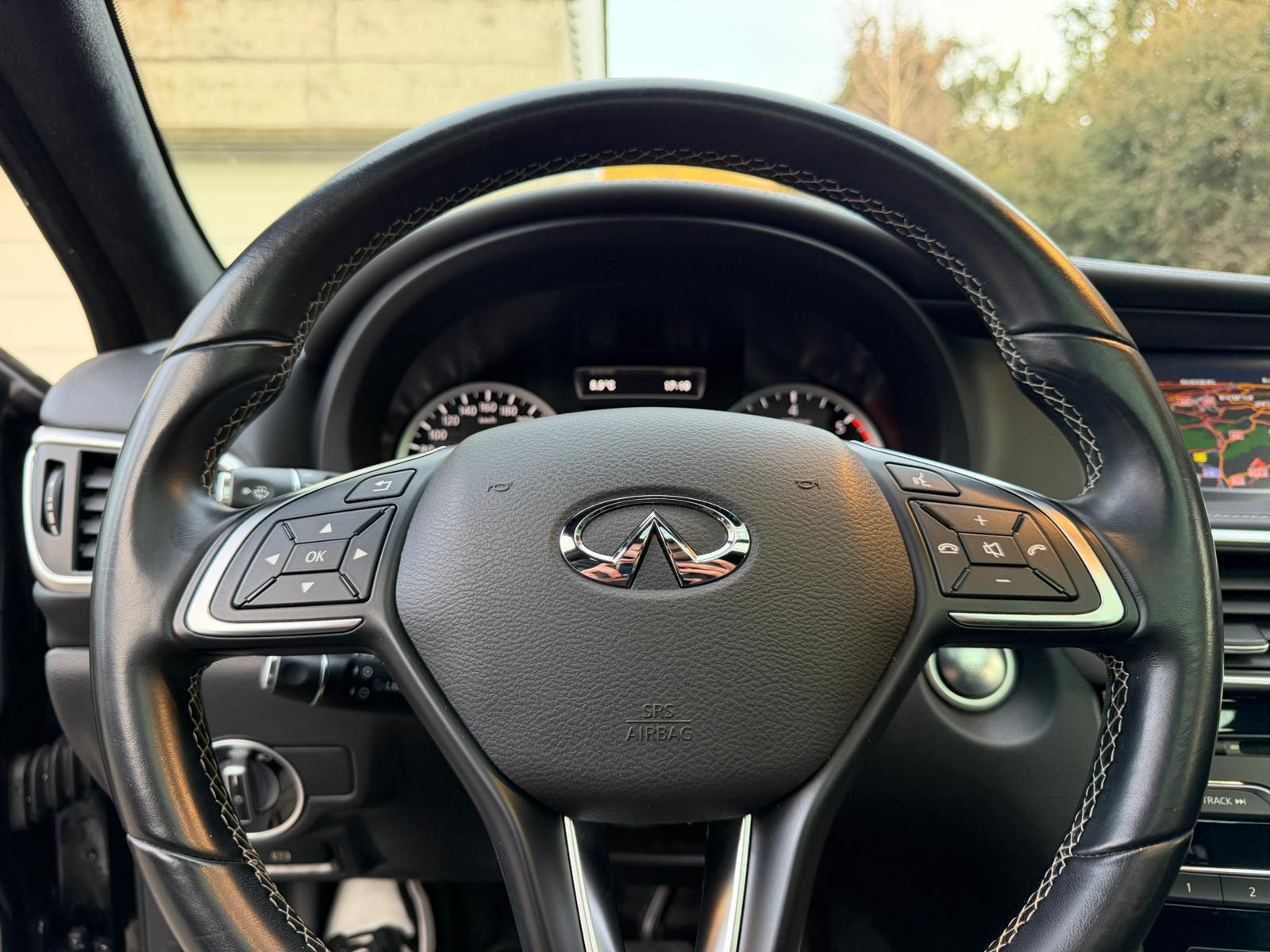 INFINITI Q30 2.2d Premium AWD DCT-image-22