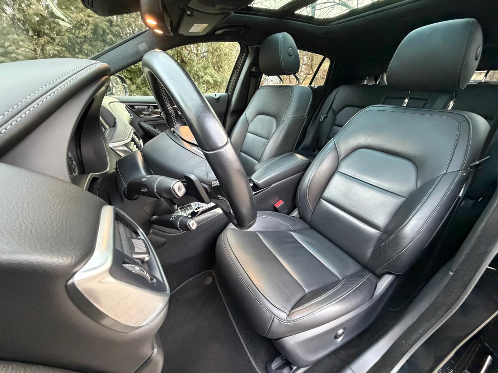 INFINITI Q30 2.2d Premium AWD DCT-image-11