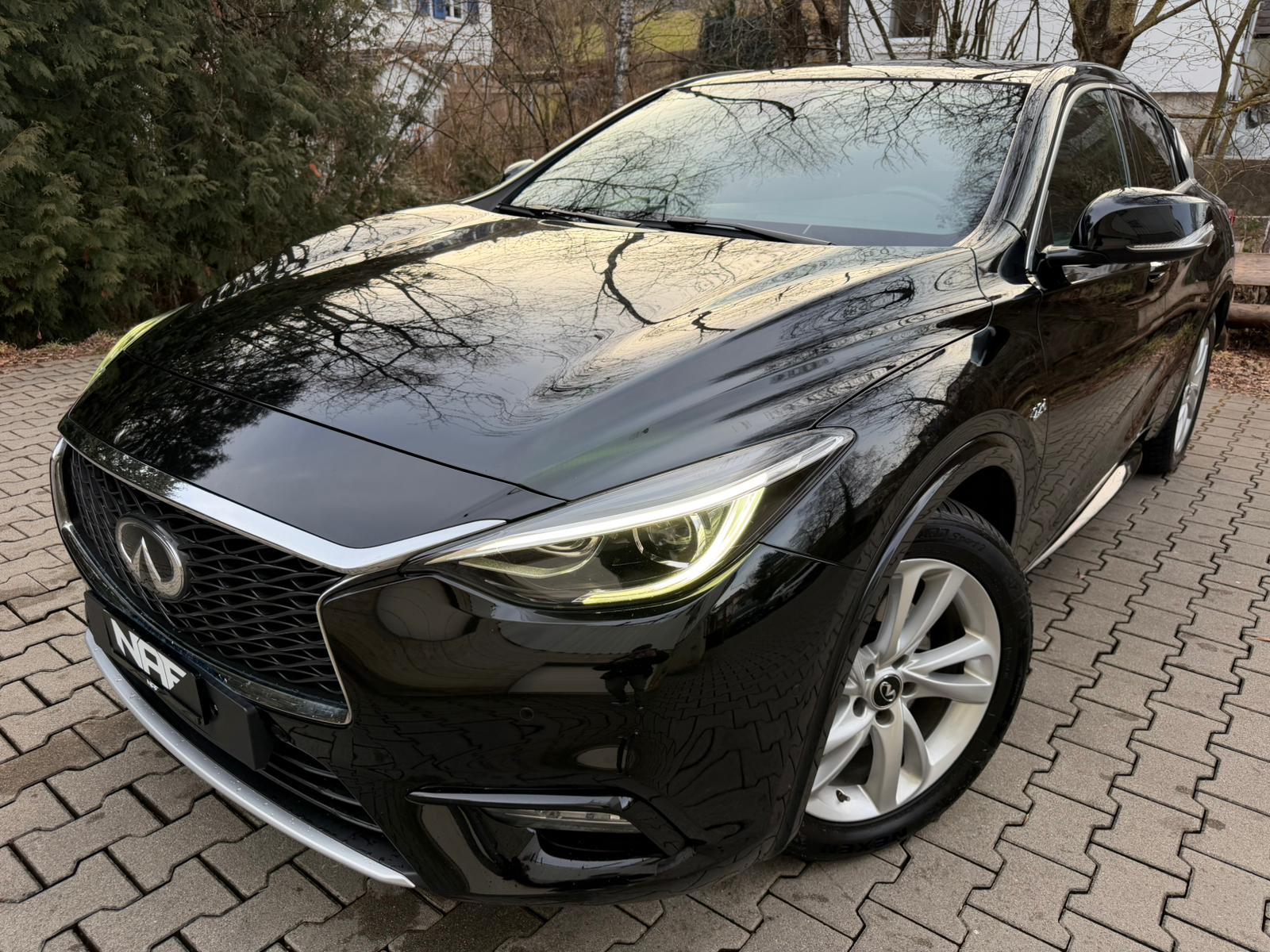 INFINITI Q30 2.2d Premium AWD DCT