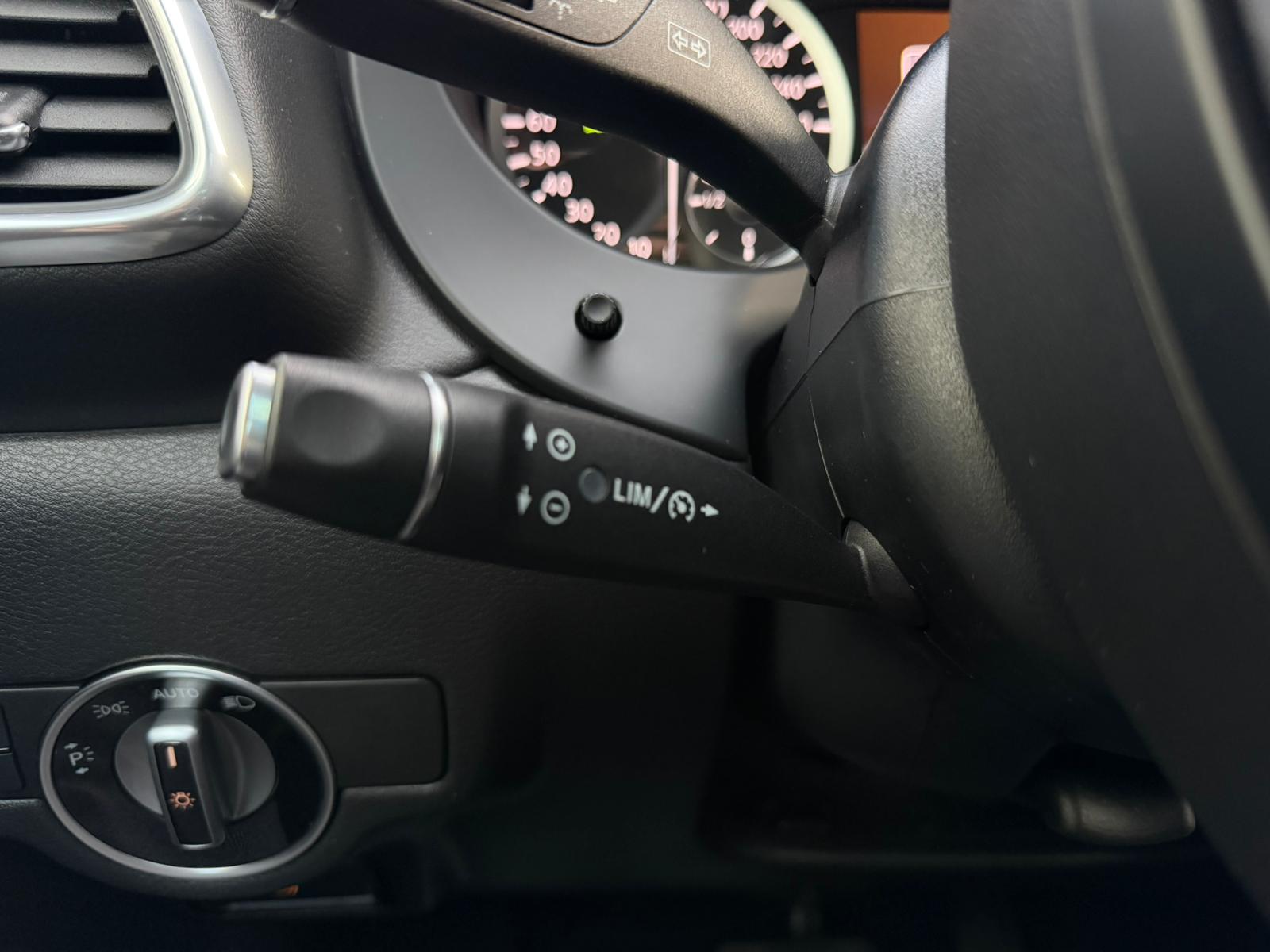 INFINITI Q30 2.2d Premium AWD DCT-image-23