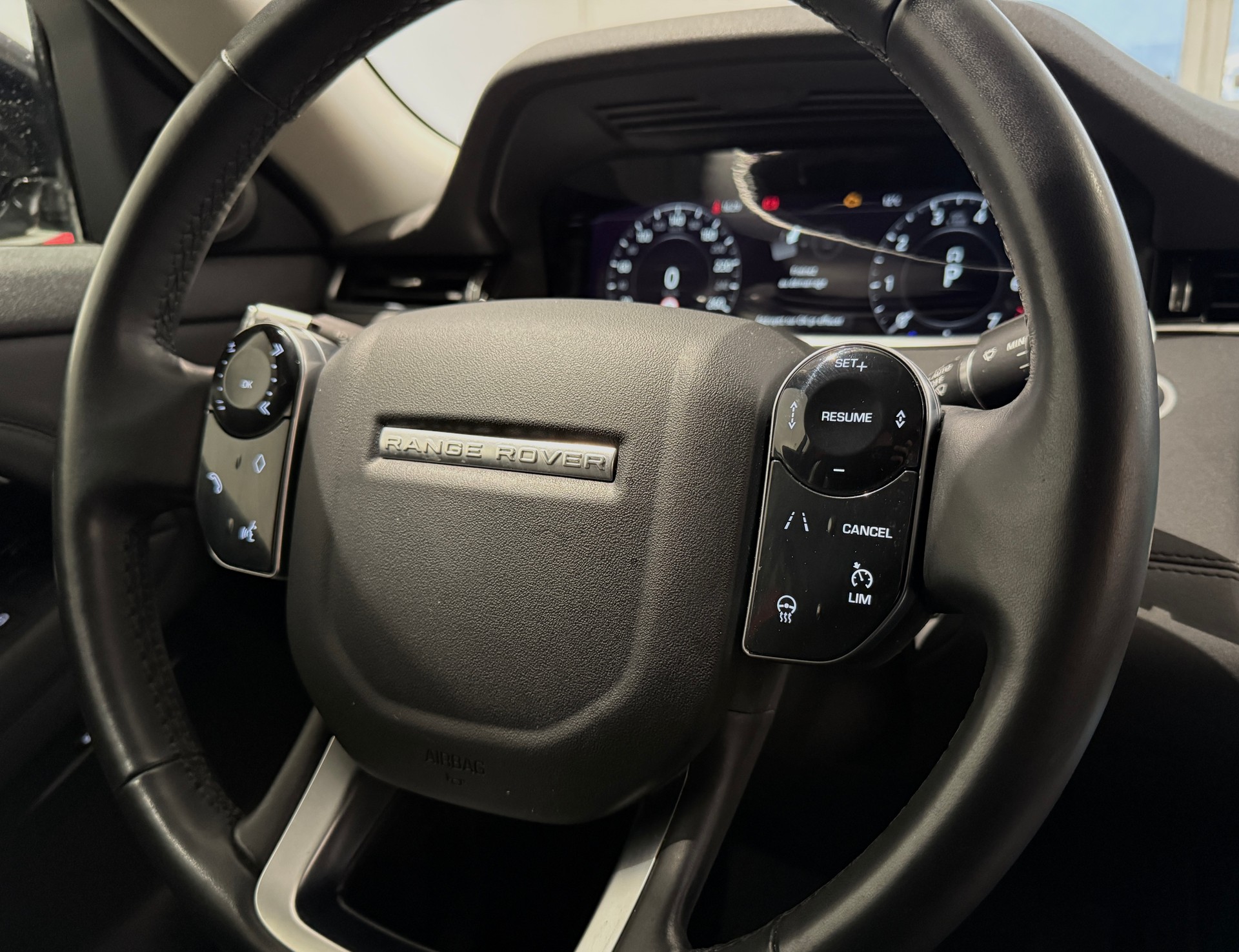 LAND ROVER Range Rover Evoque P 200 MHEV HSE AT9-image-12