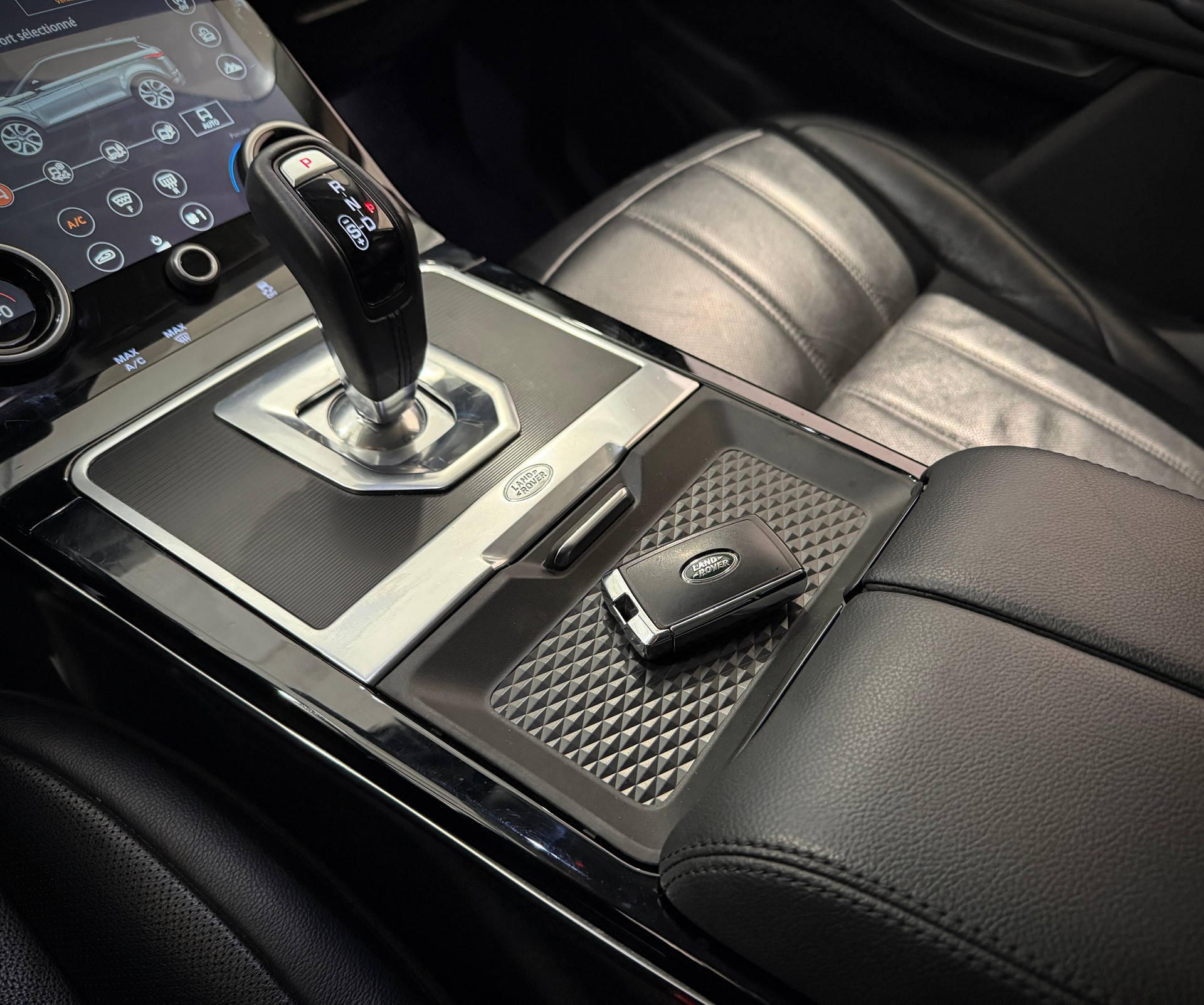 LAND ROVER Range Rover Evoque P 200 MHEV HSE AT9-image-15