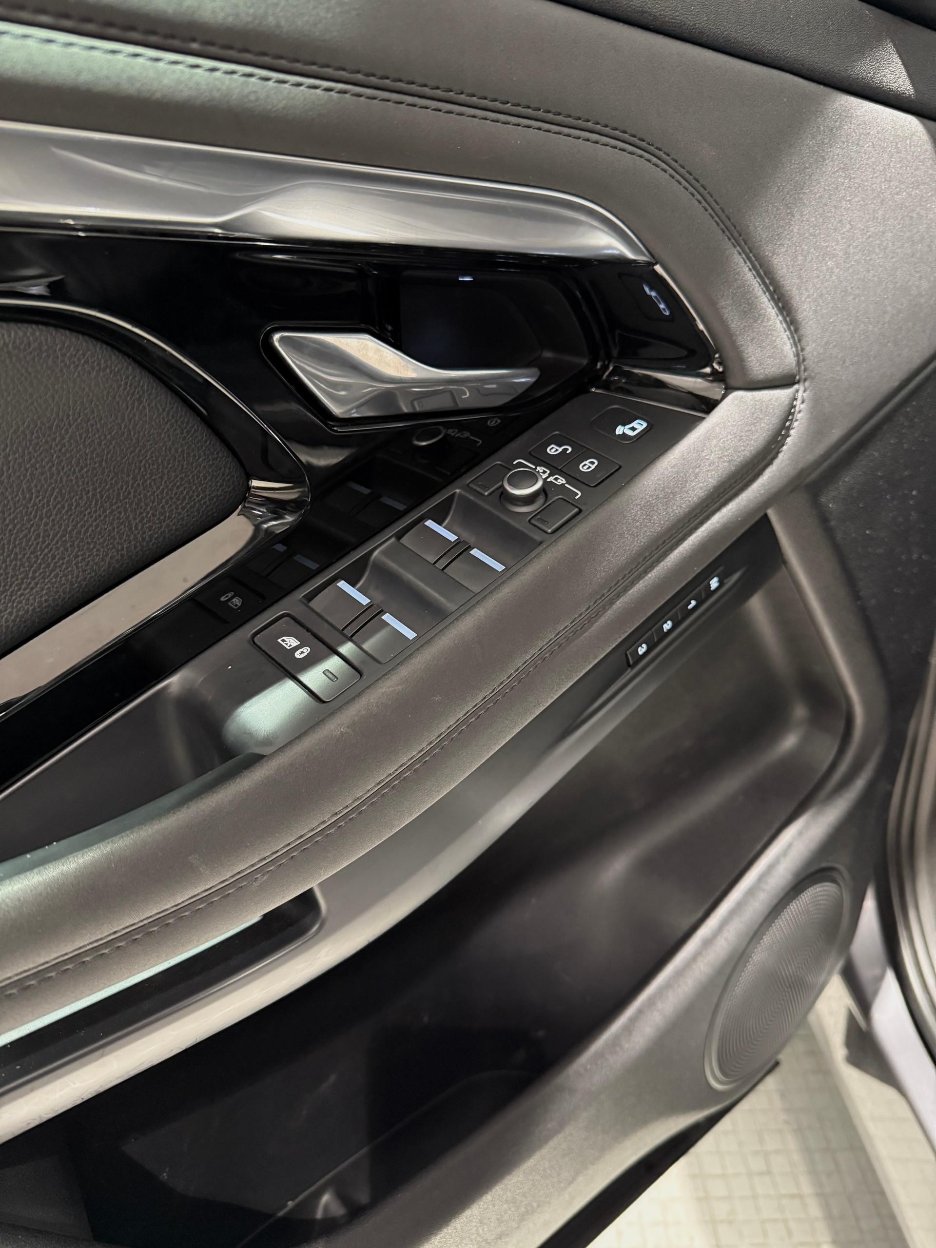 LAND ROVER Range Rover Evoque P 200 MHEV HSE AT9-image-19