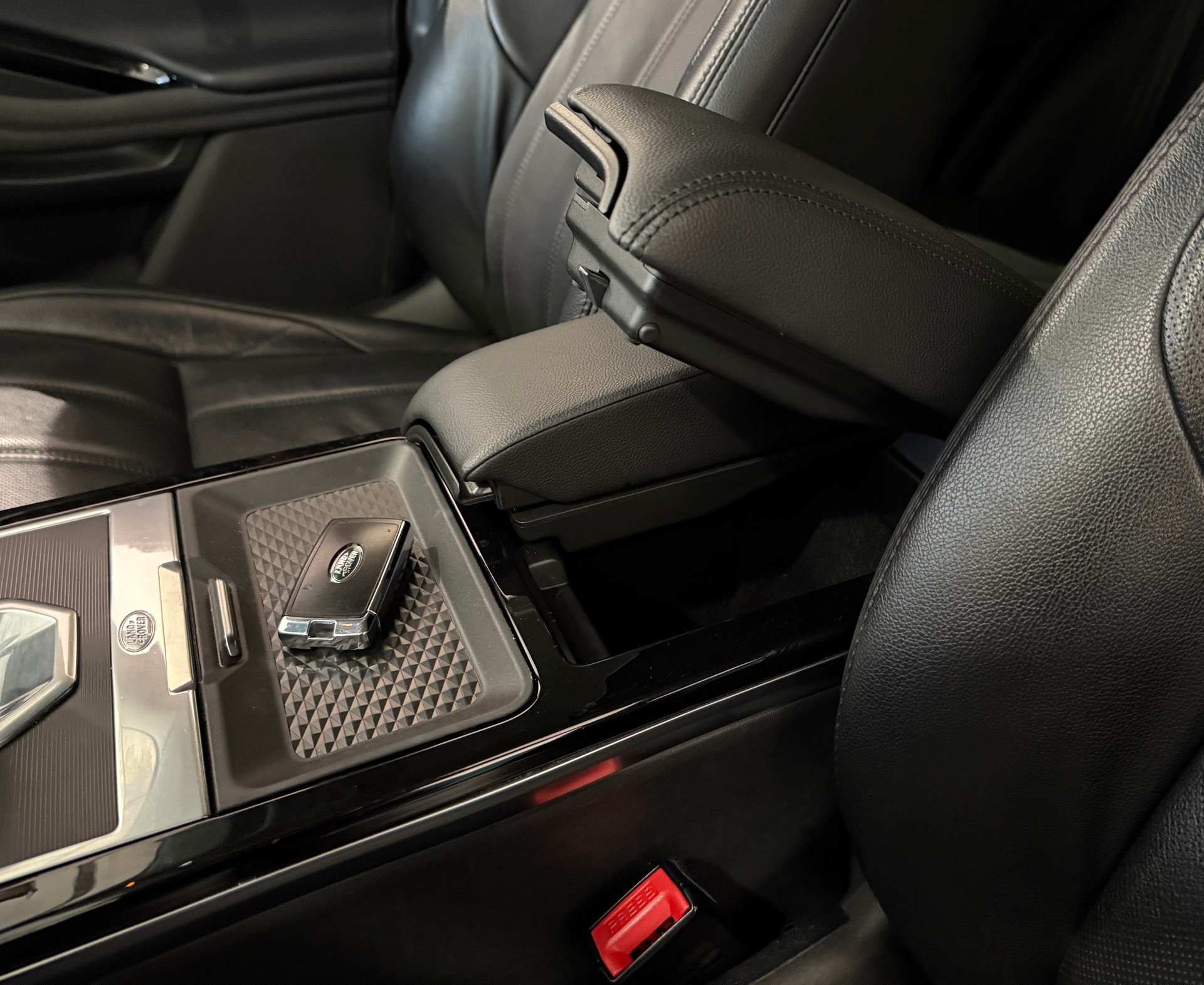 LAND ROVER Range Rover Evoque P 200 MHEV HSE AT9-image-16