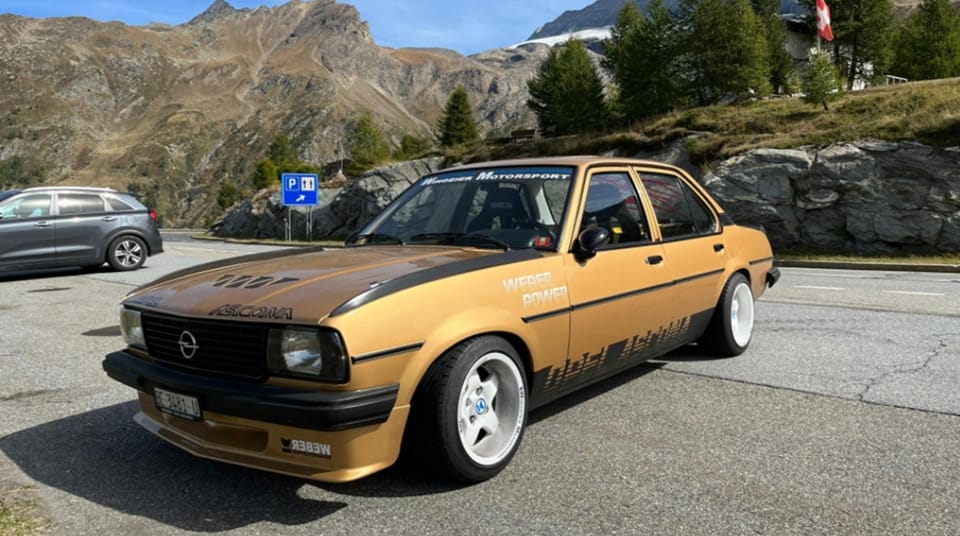 OPEL 2.4l mit Weber Doppelvergaser-image-1