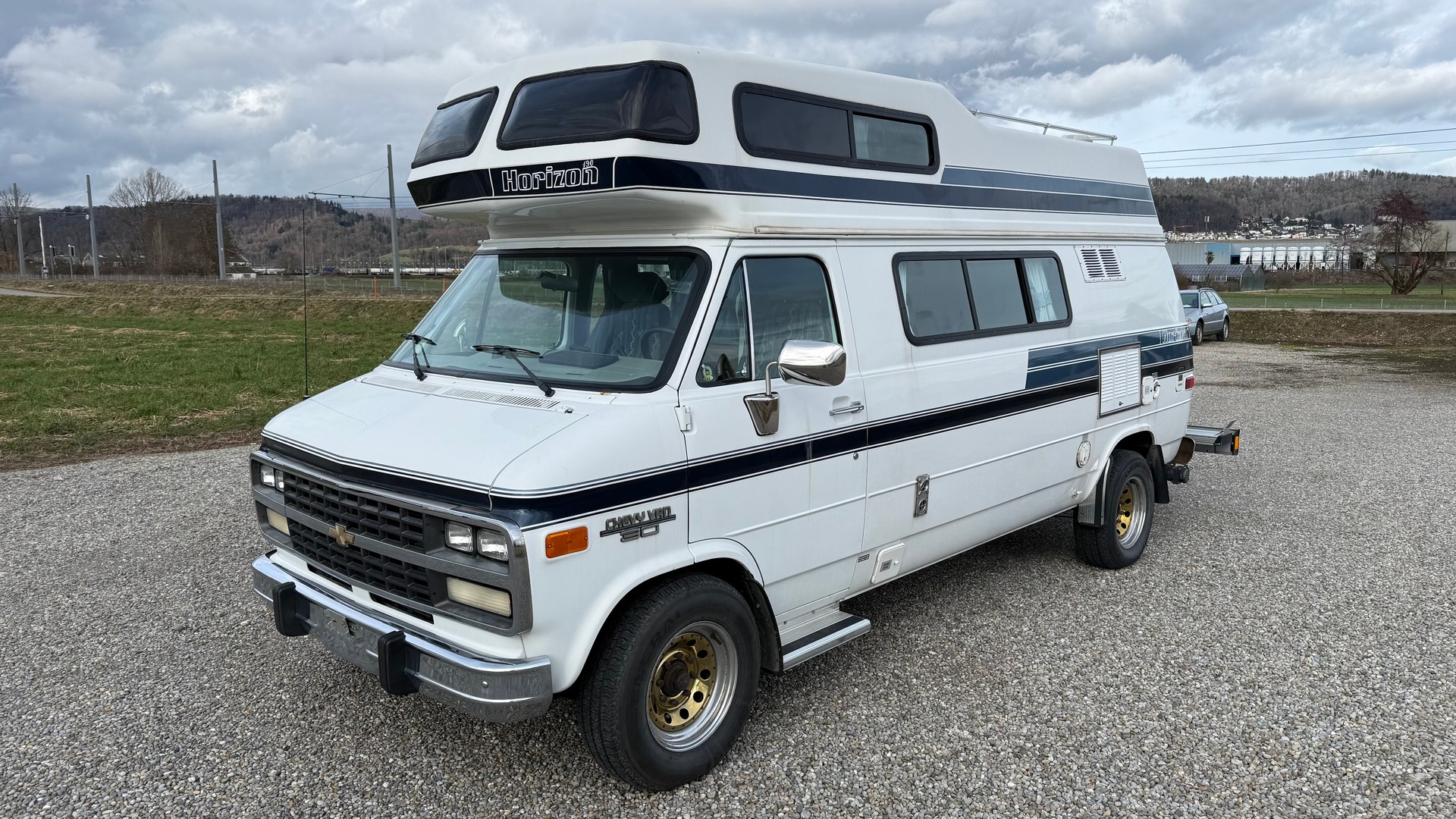 CHEVROLET Van 5.7-image-0