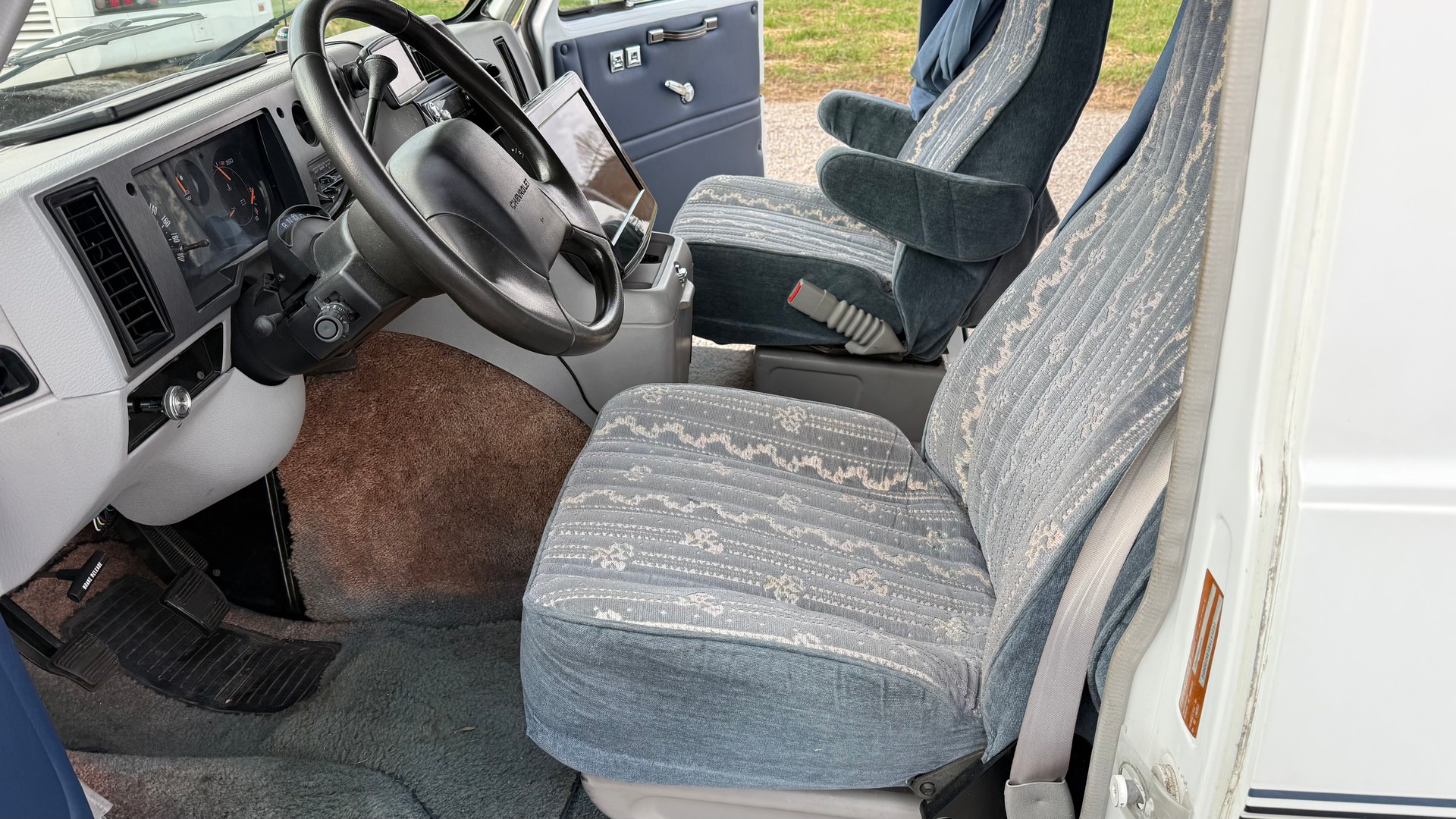 CHEVROLET Van 5.7-image-4