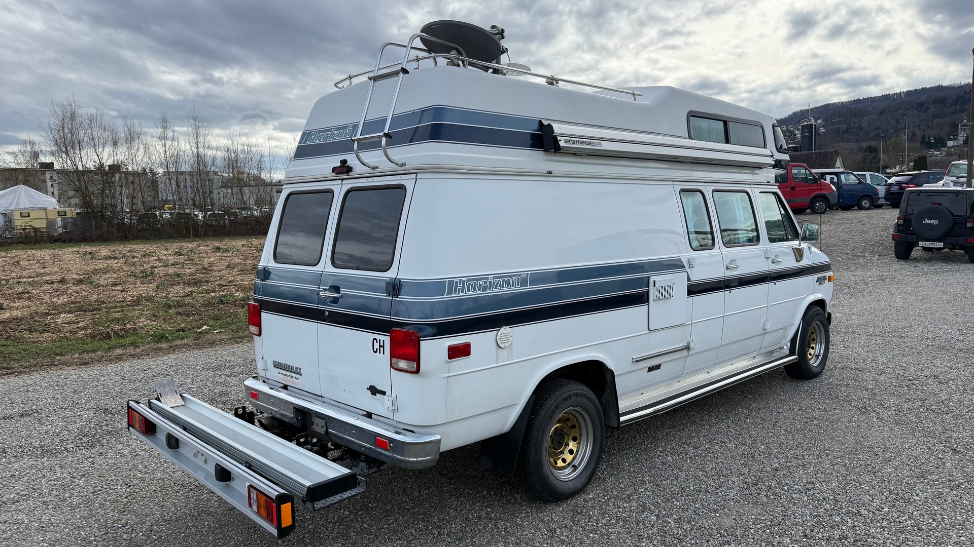 CHEVROLET Van 5.7-image-21