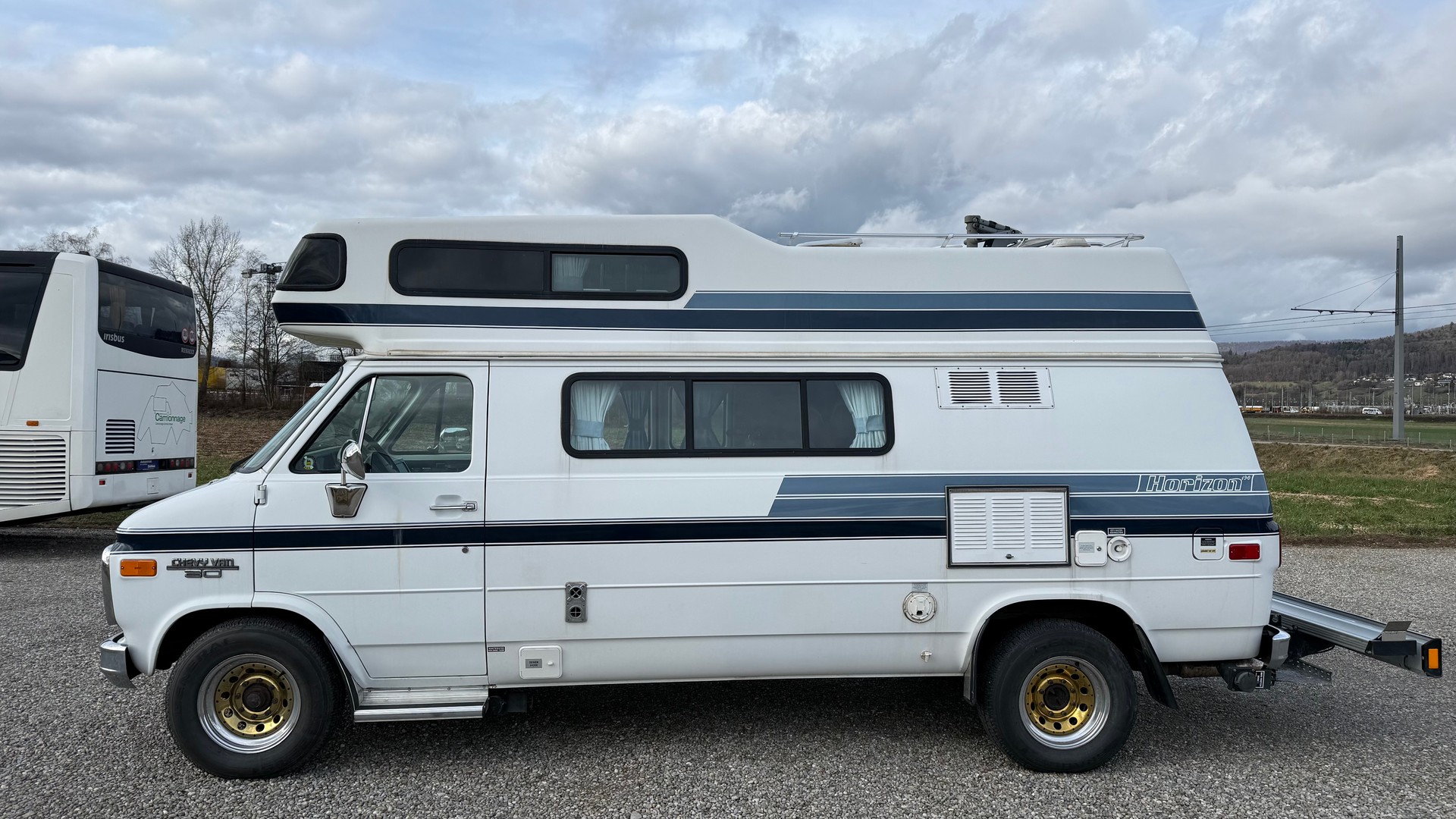 CHEVROLET Van 5.7-image-24