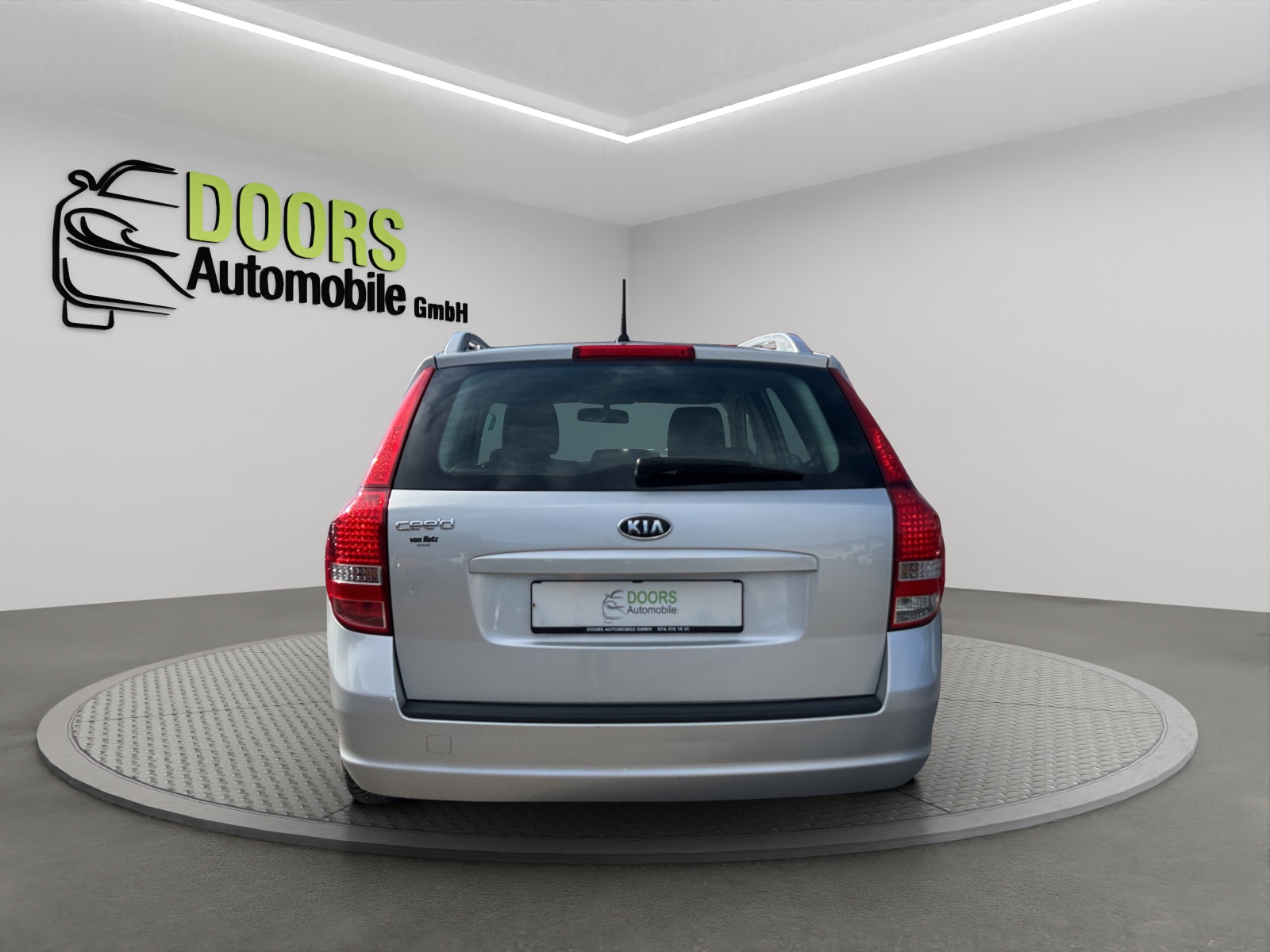 KIA Cee'd Sporty Wagon 1.6 16V Trend-image-4