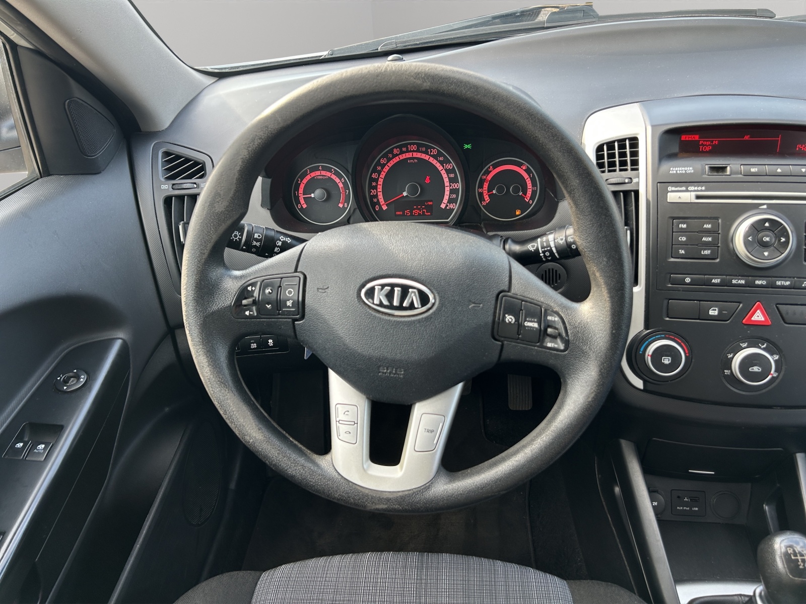 KIA Cee'd Sporty Wagon 1.6 16V Trend-image-18
