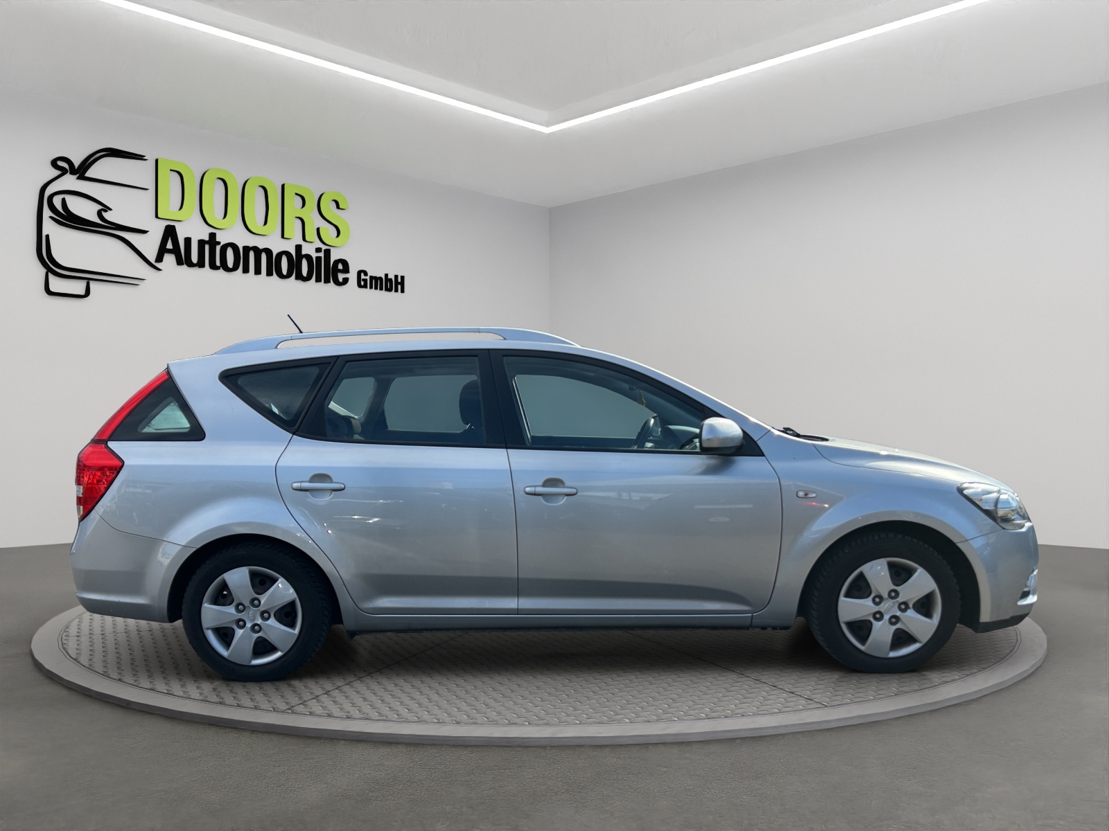 KIA Cee'd Sporty Wagon 1.6 16V Trend-image-7
