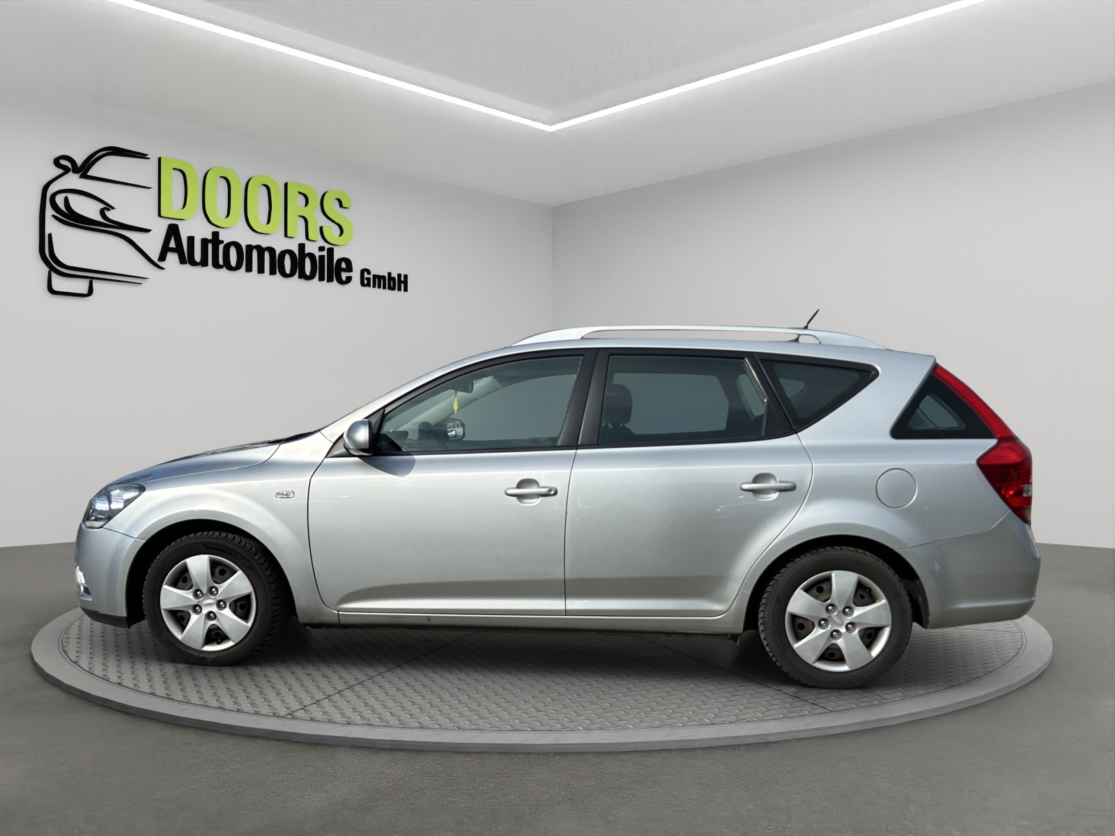 KIA Cee'd Sporty Wagon 1.6 16V Trend-image-6
