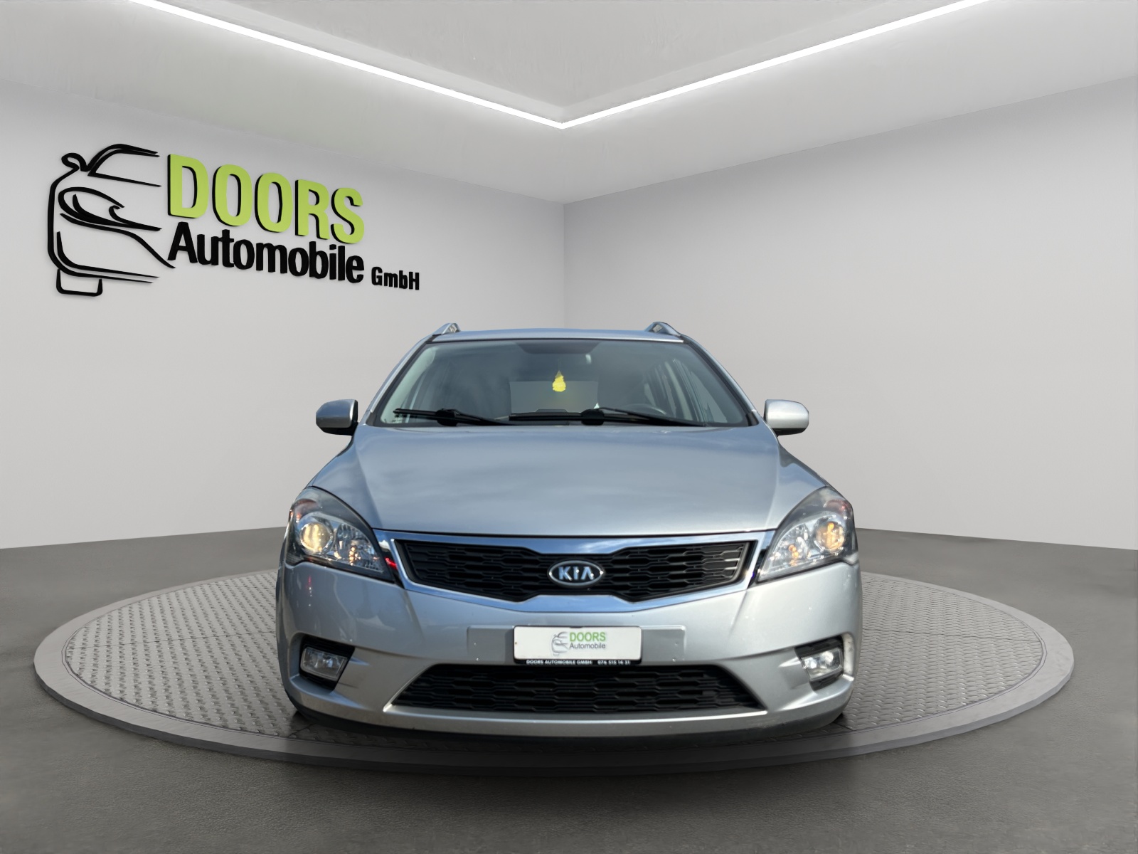 KIA Cee'd Sporty Wagon 1.6 16V Trend-image-1