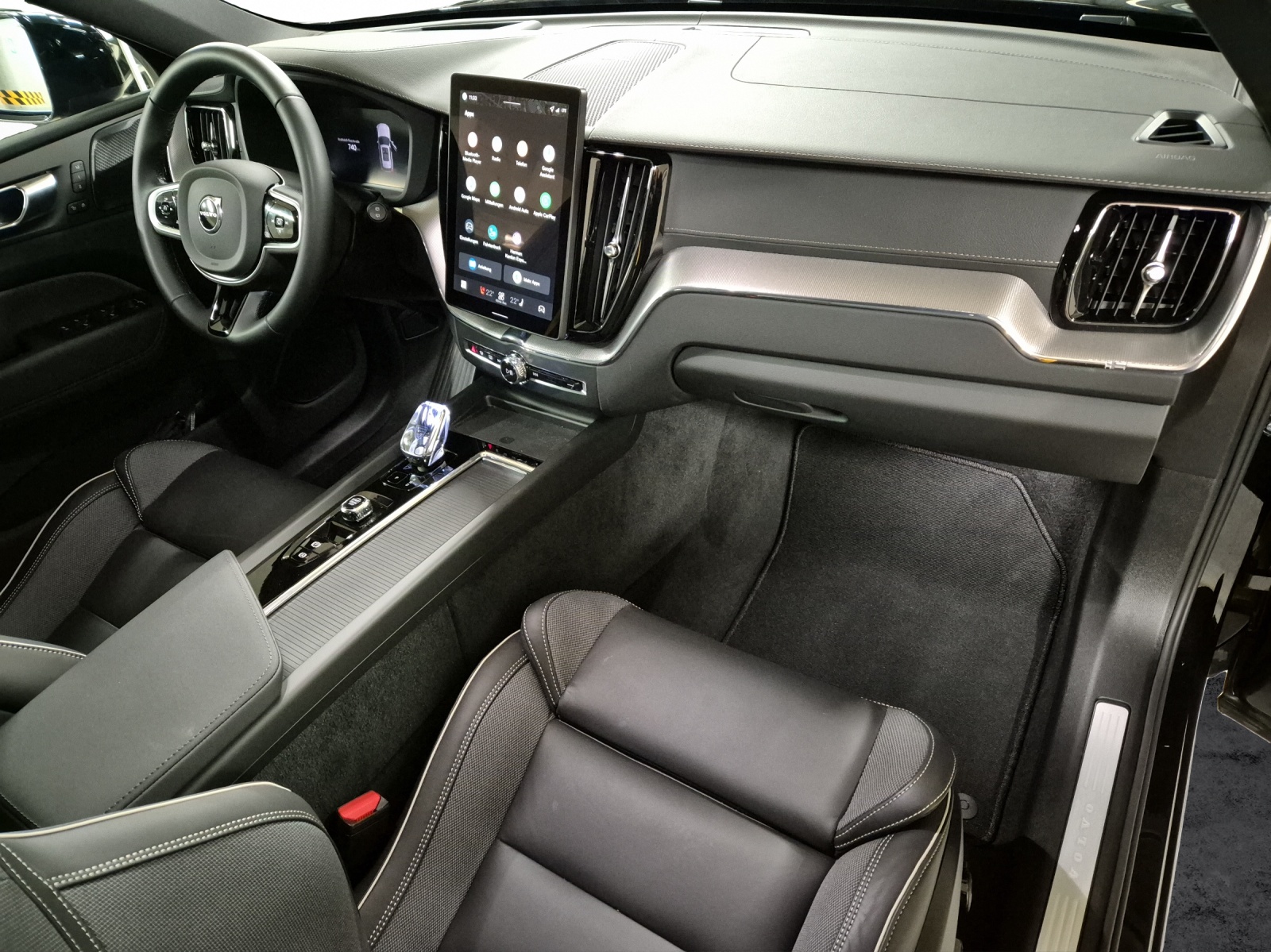 VOLVO XC60 2.0 T8 TE Polestar eAWD-image-17