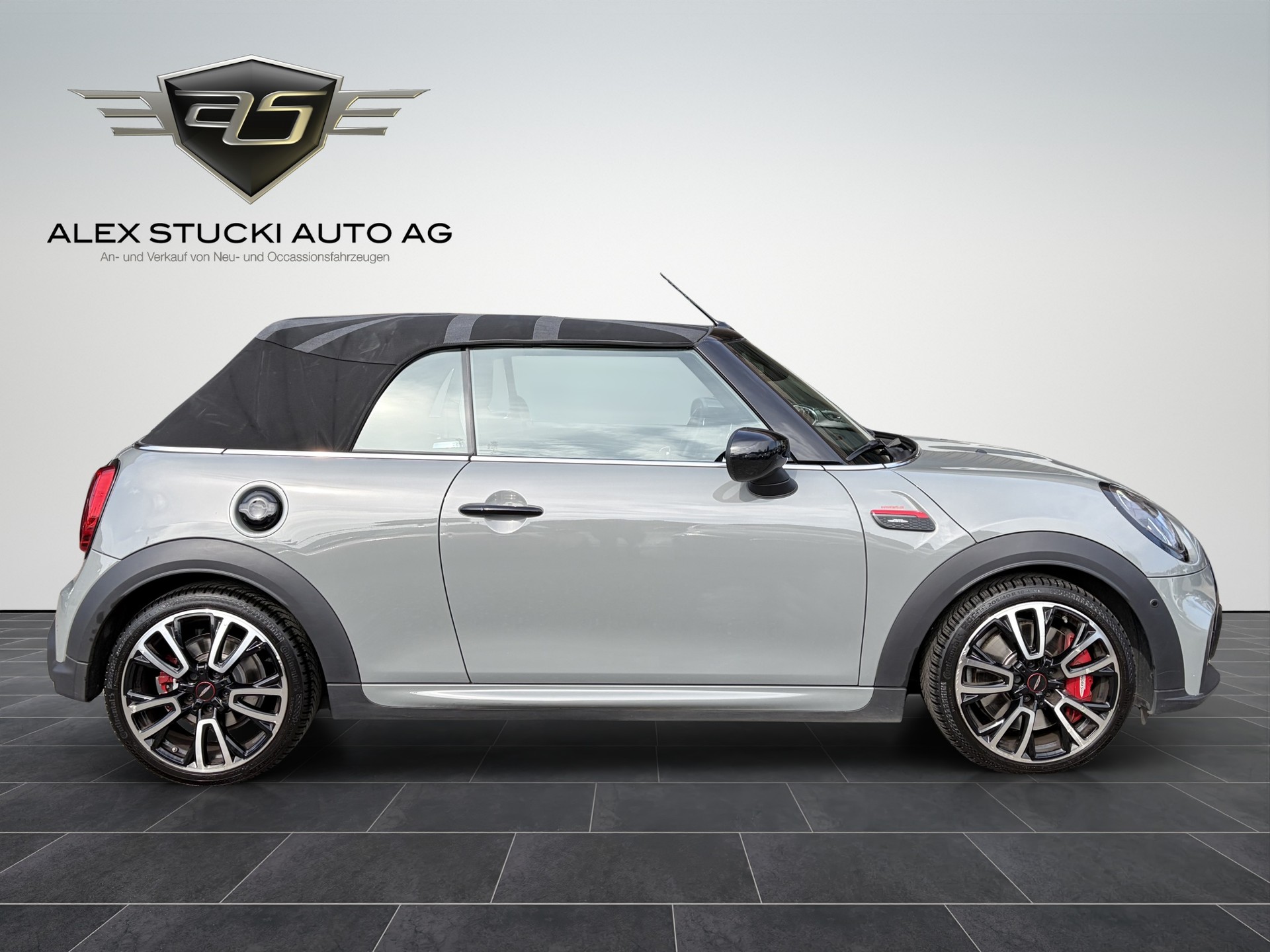MINI Cooper John Cooper Works Cabriolet Steptronic-image-4