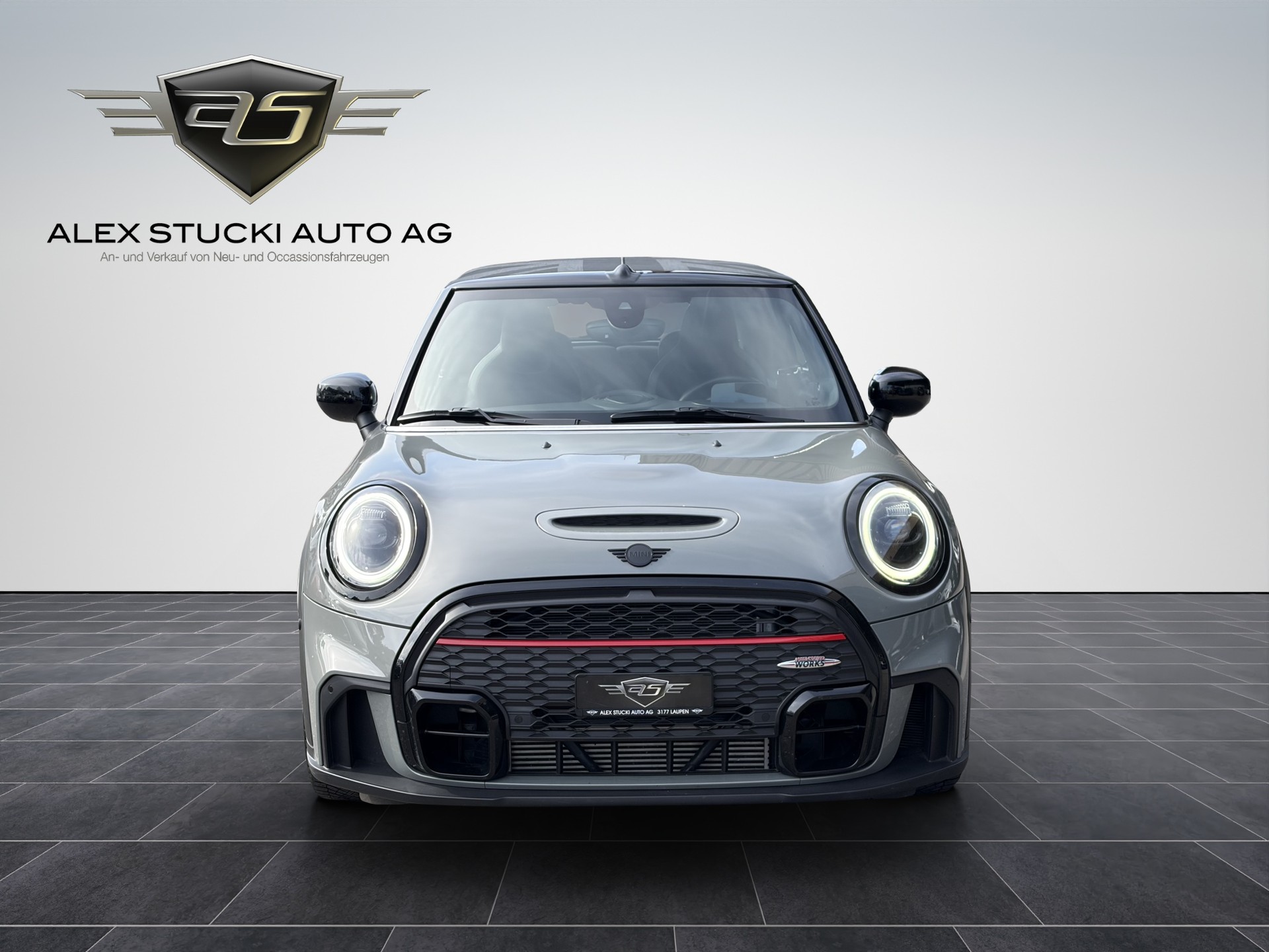 MINI Cooper John Cooper Works Cabriolet Steptronic-image-1