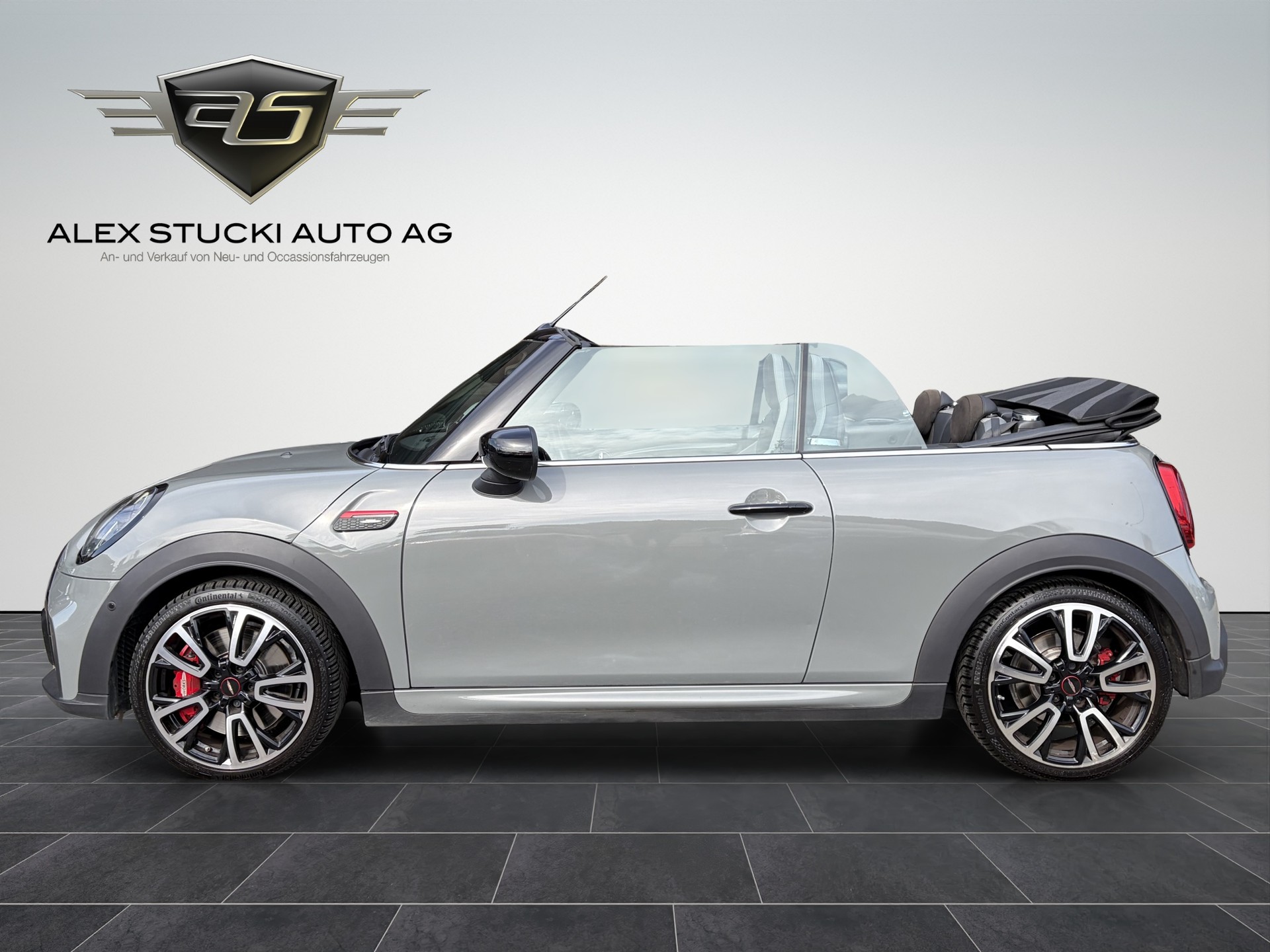 MINI Cooper John Cooper Works Cabriolet Steptronic-image-3
