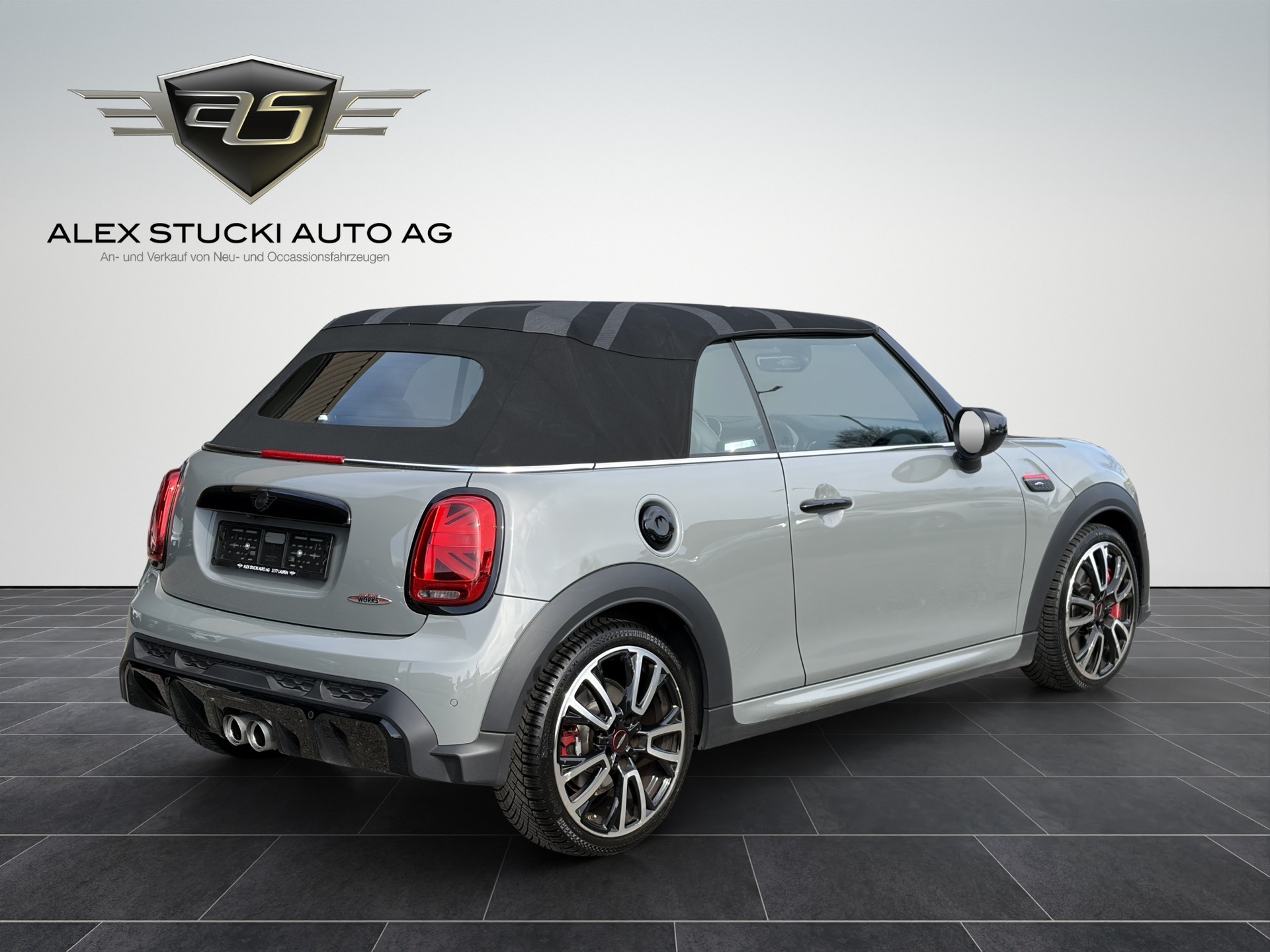 MINI Cooper John Cooper Works Cabriolet Steptronic-image-7