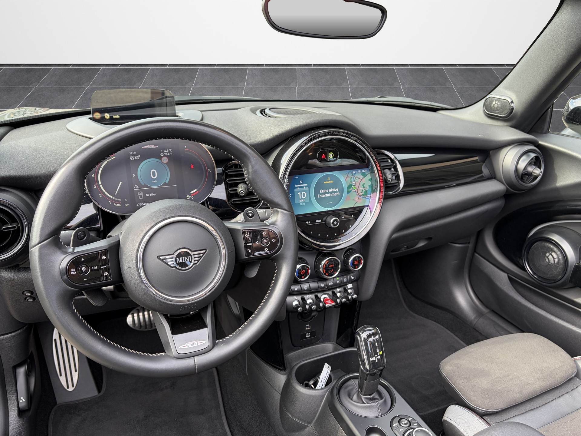 MINI Cooper John Cooper Works Cabriolet Steptronic-image-9