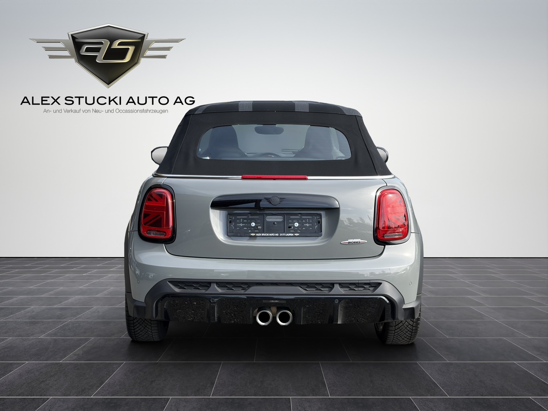 MINI Cooper John Cooper Works Cabriolet Steptronic-image-6